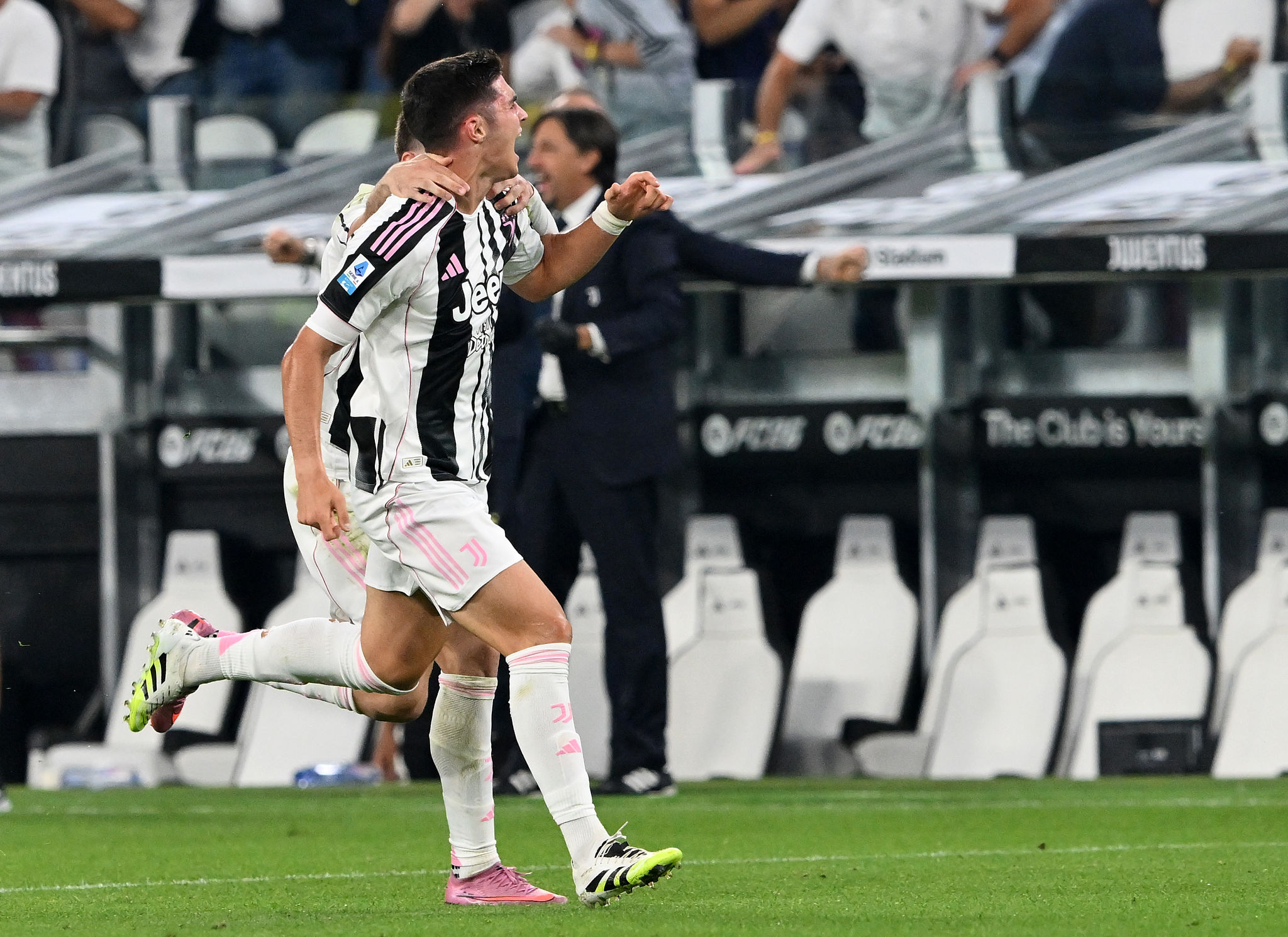 Rinnovo breve per Vlahovic, la Juventus offre 7 milioni a stagione