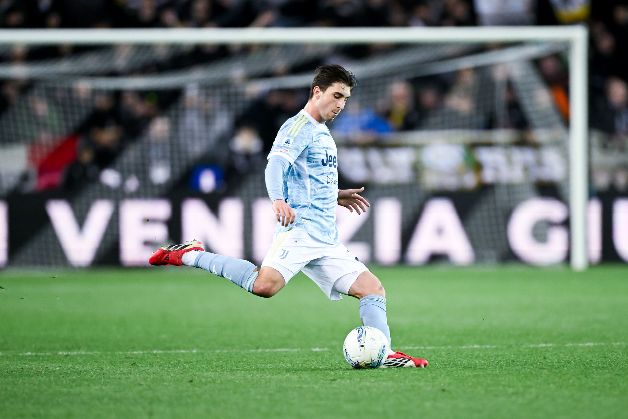 Miretti raggiunge quota 100 presenze con la Juve: traguardo storico per il classe 2003