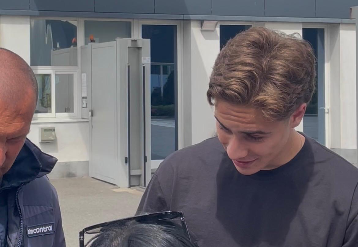 Yildiz cuore d'oro: selfie e autografi con i tifosi della Juventus