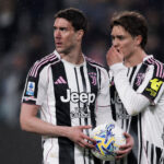 Yildiz rinuncia alla festa Mondiale per consolare Zhegrova: un abbraccio che unisce la Juventus