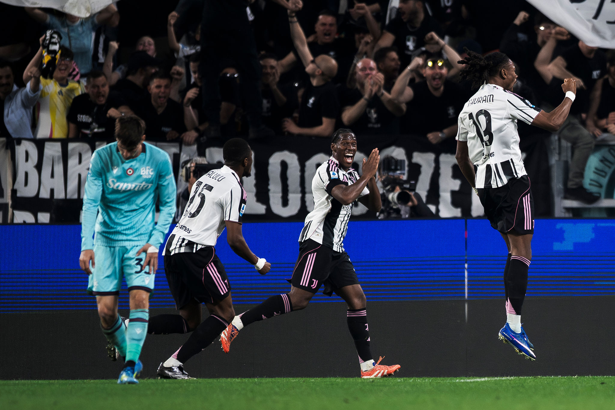 Rinnovi Juve, avanti con Thuram e Kalulu: la strategia per il futuro