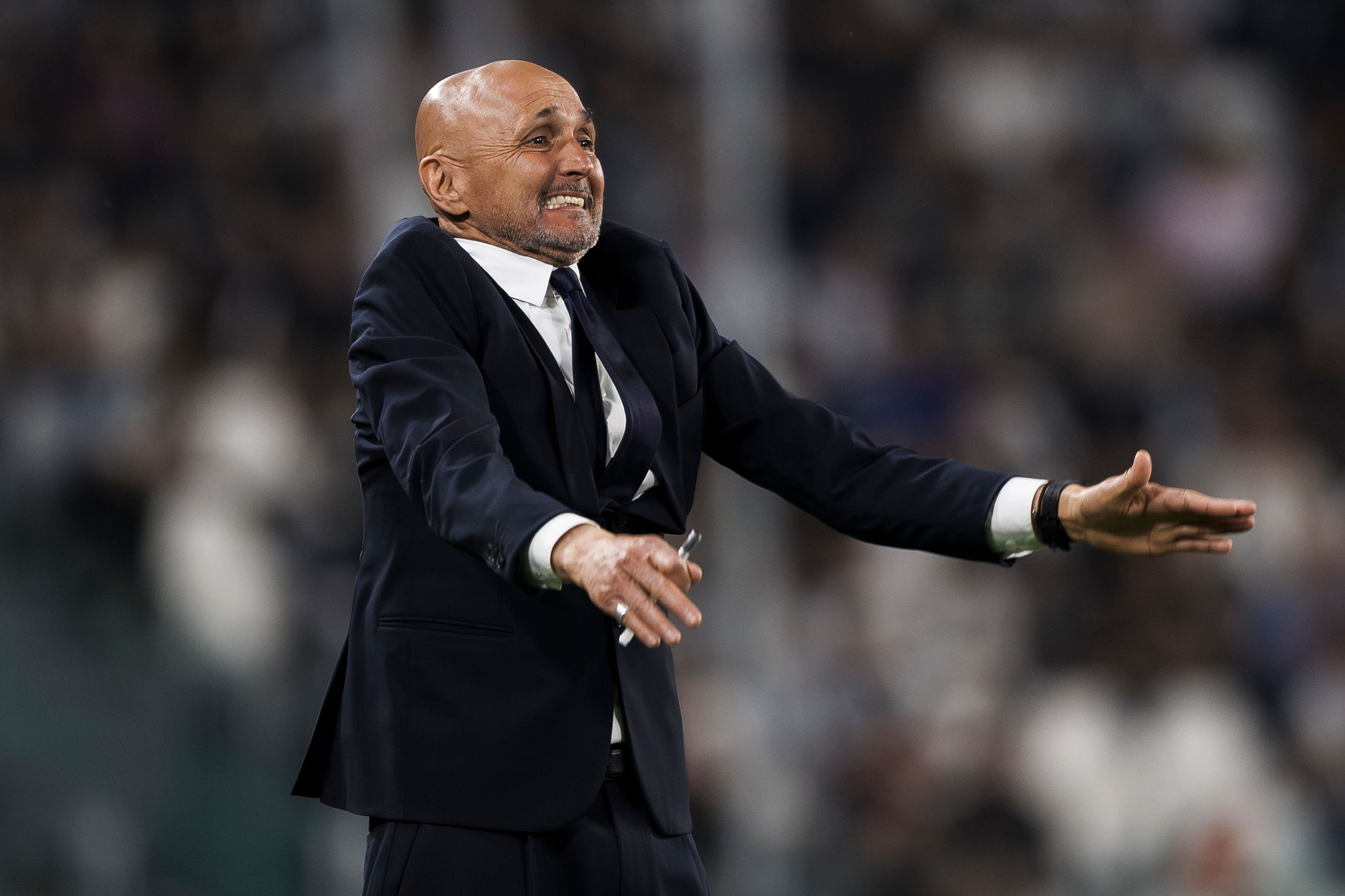 Spalletti ritrova Allegri da juventino: la stretta di mano che ha segnato una rivalità