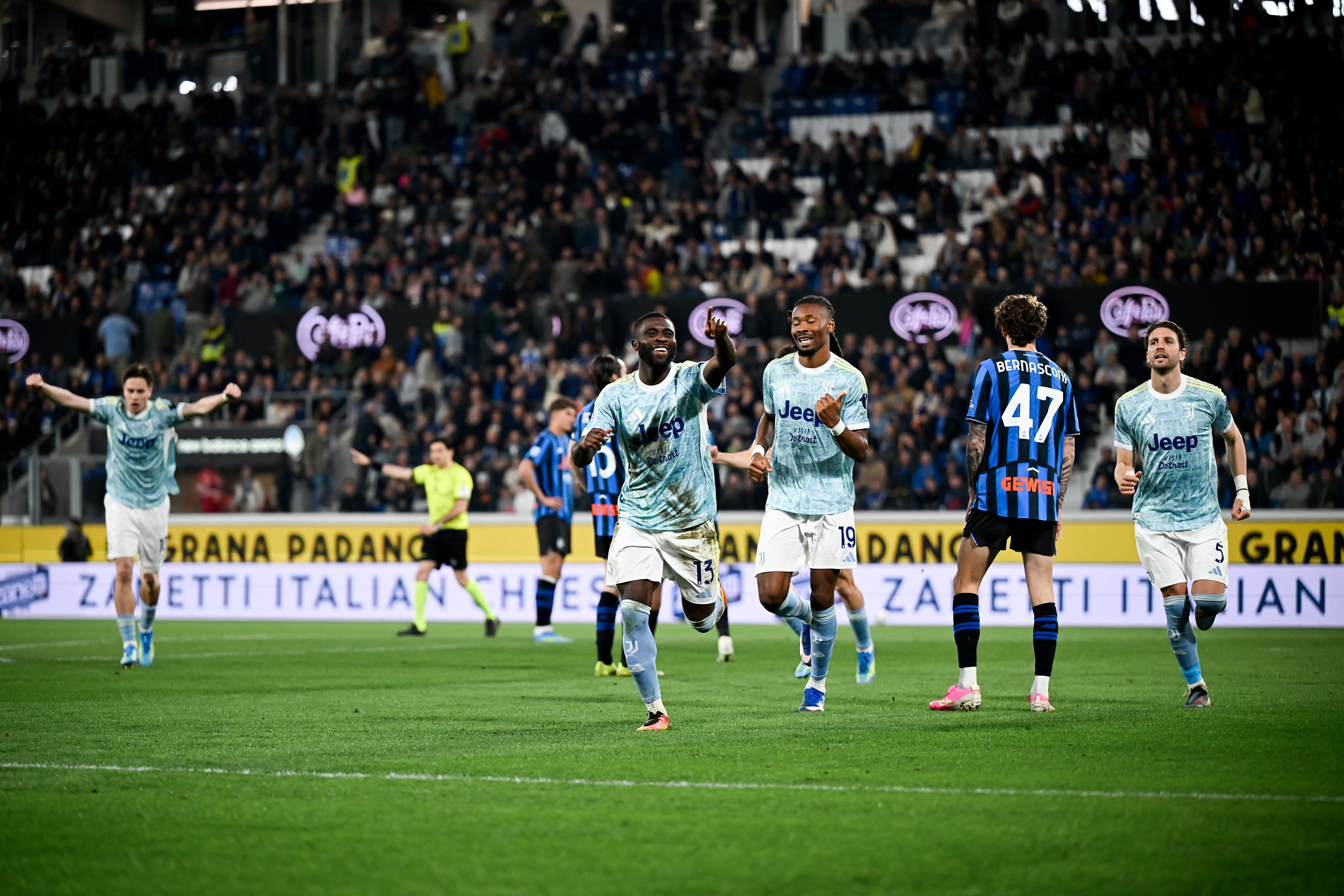 La Juventus cambia volto a Bergamo, tre punti di carattere