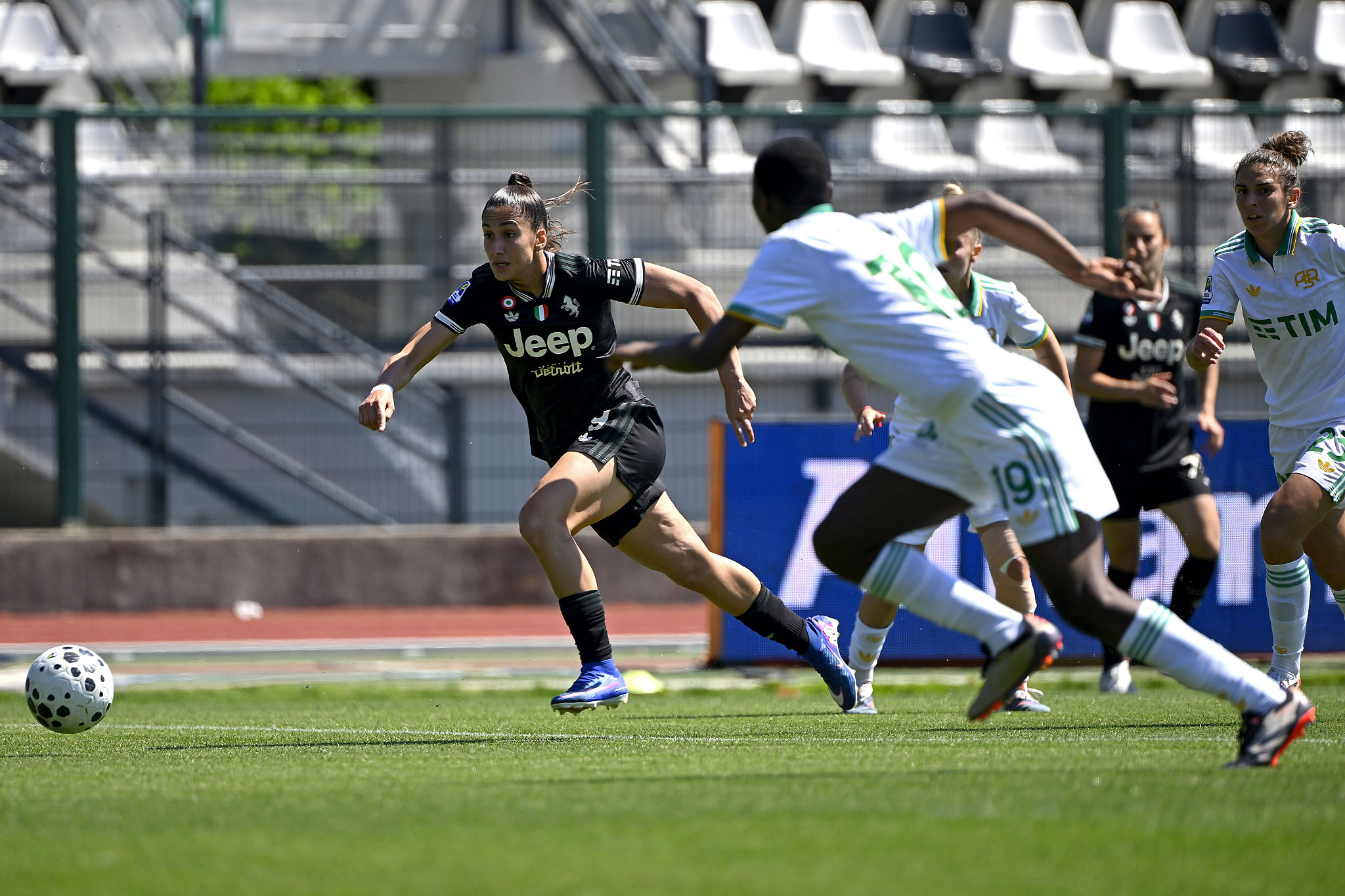 Lesione al crociato per Chiara Beccari: stagione finita per l’attaccante della Juventus Women