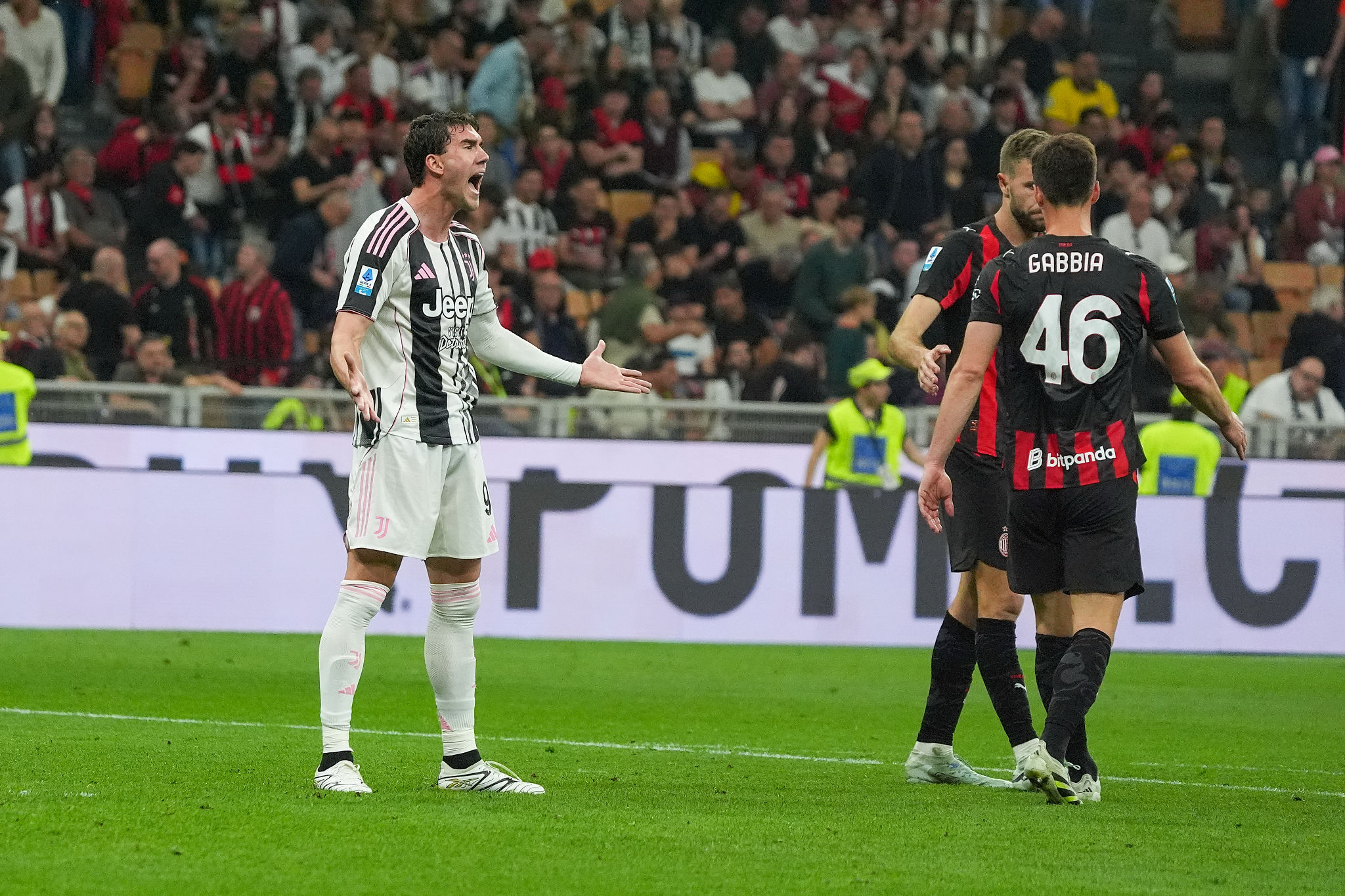 Vlahovic: le tempistiche e le ultime sul rinnovo con la Juventus