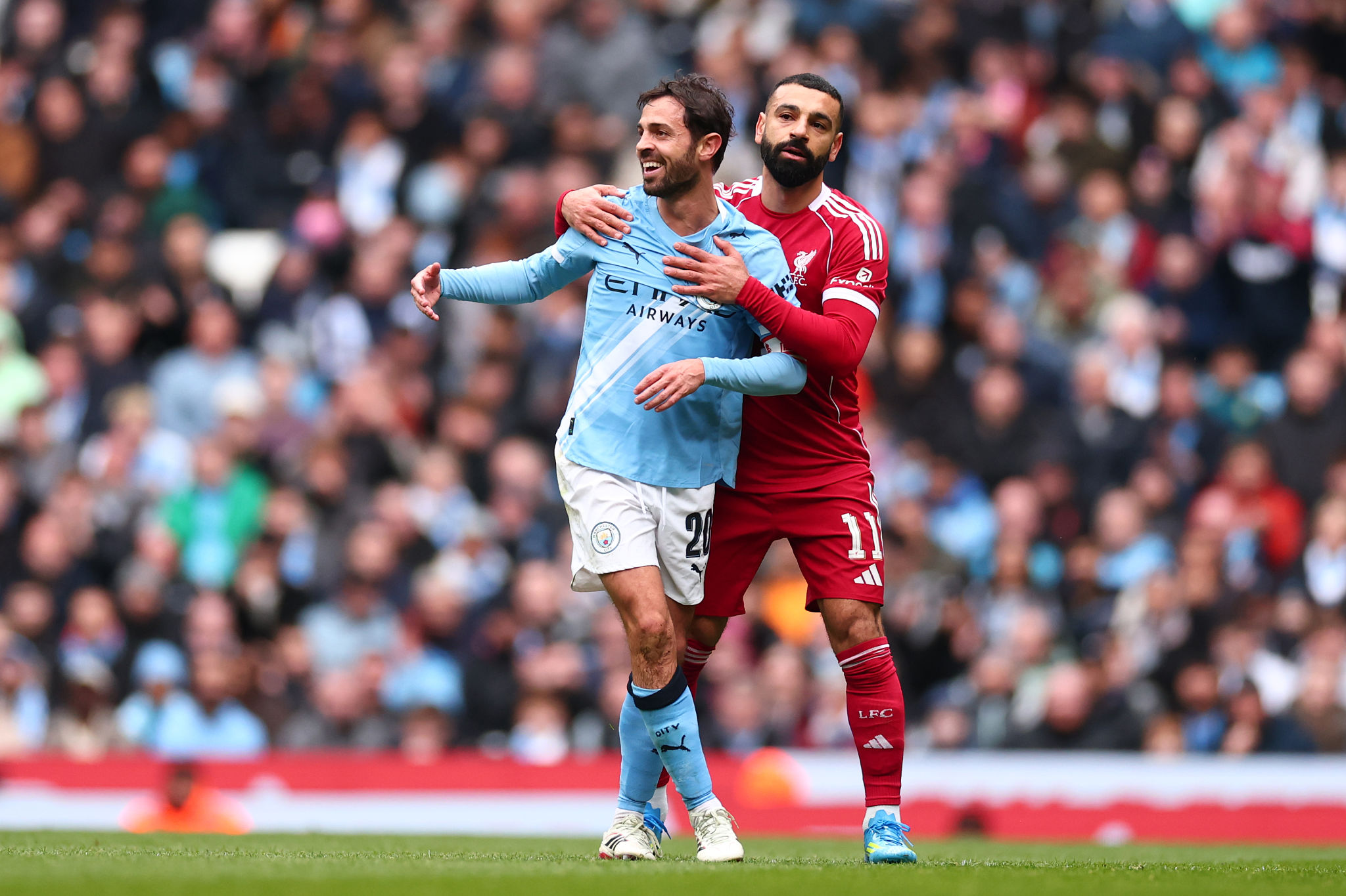 Sfida a tre per Bernardo Silva: la Juventus presenta un'offerta per il portoghese