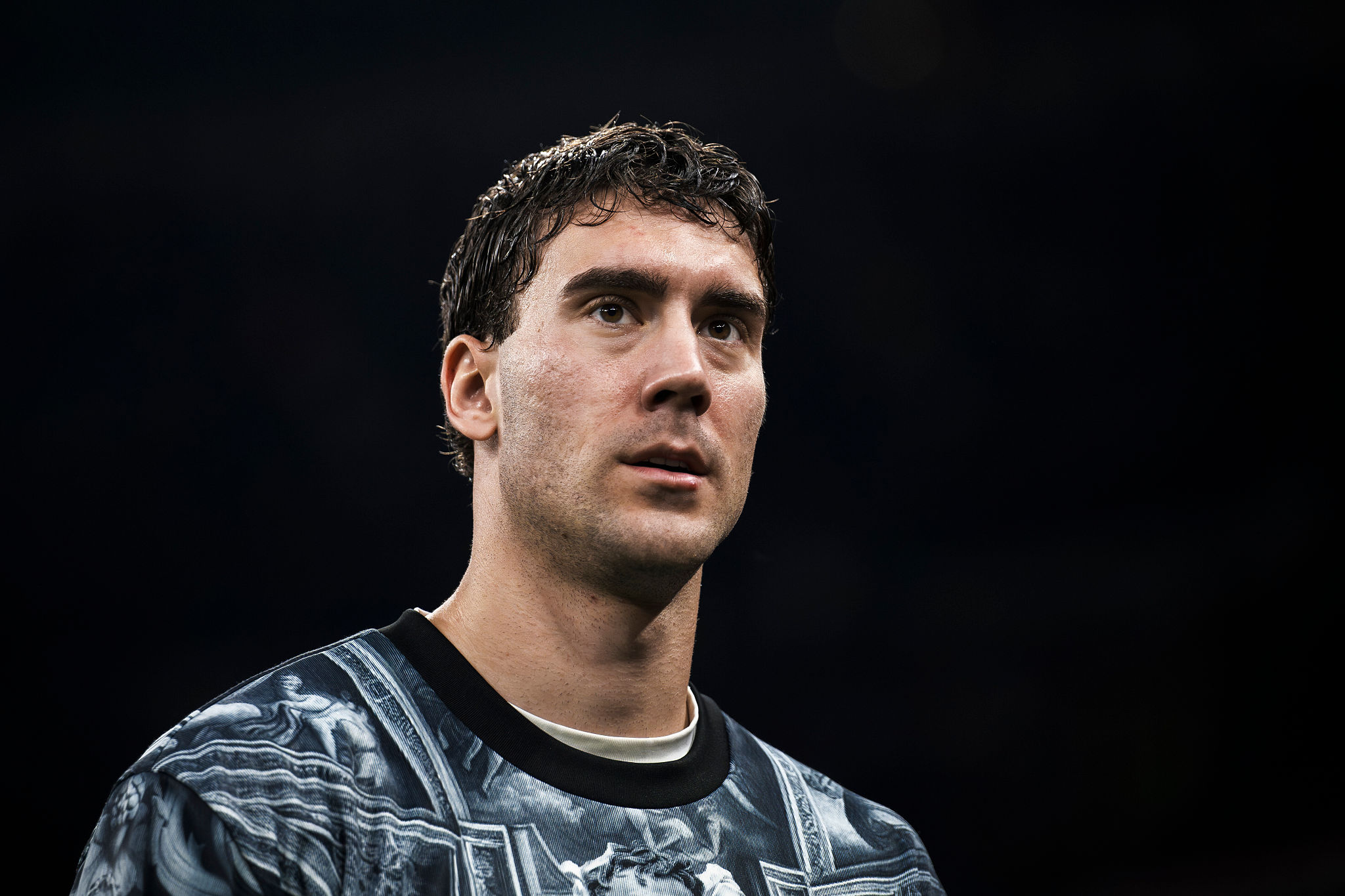 Vlahović, un silenzio che frena la Juventus: Spalletti e Chiellini in campo per il rinnovo