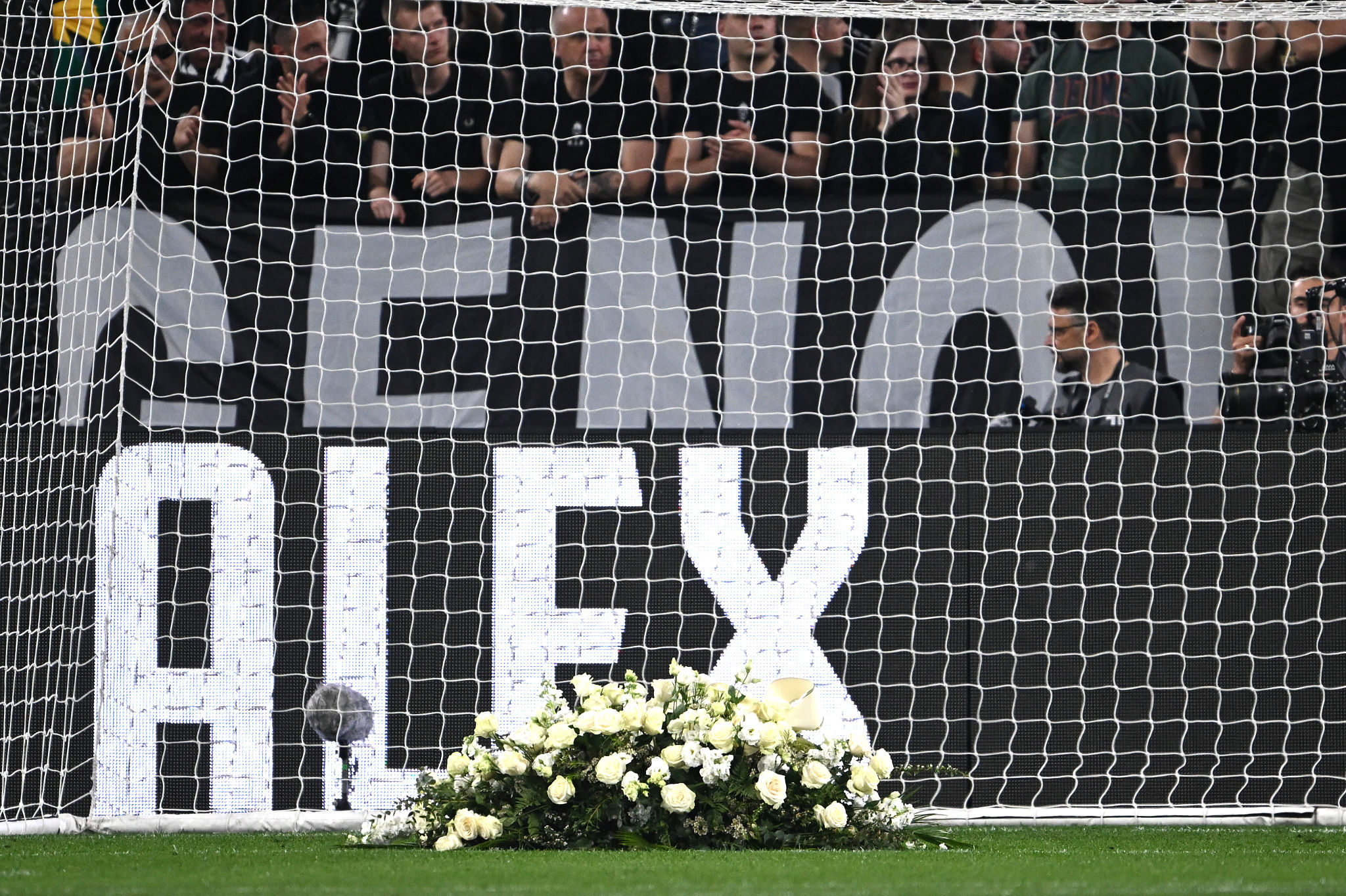 L'ultimo saluto a Manninger: il tributo di Buffon, Chiellini e della curva bianconera