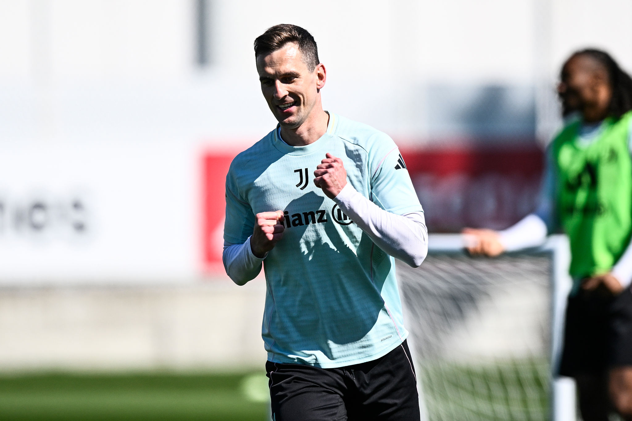 Milik non molla dopo l’infortunio: “Il duro lavoro non si ferma”