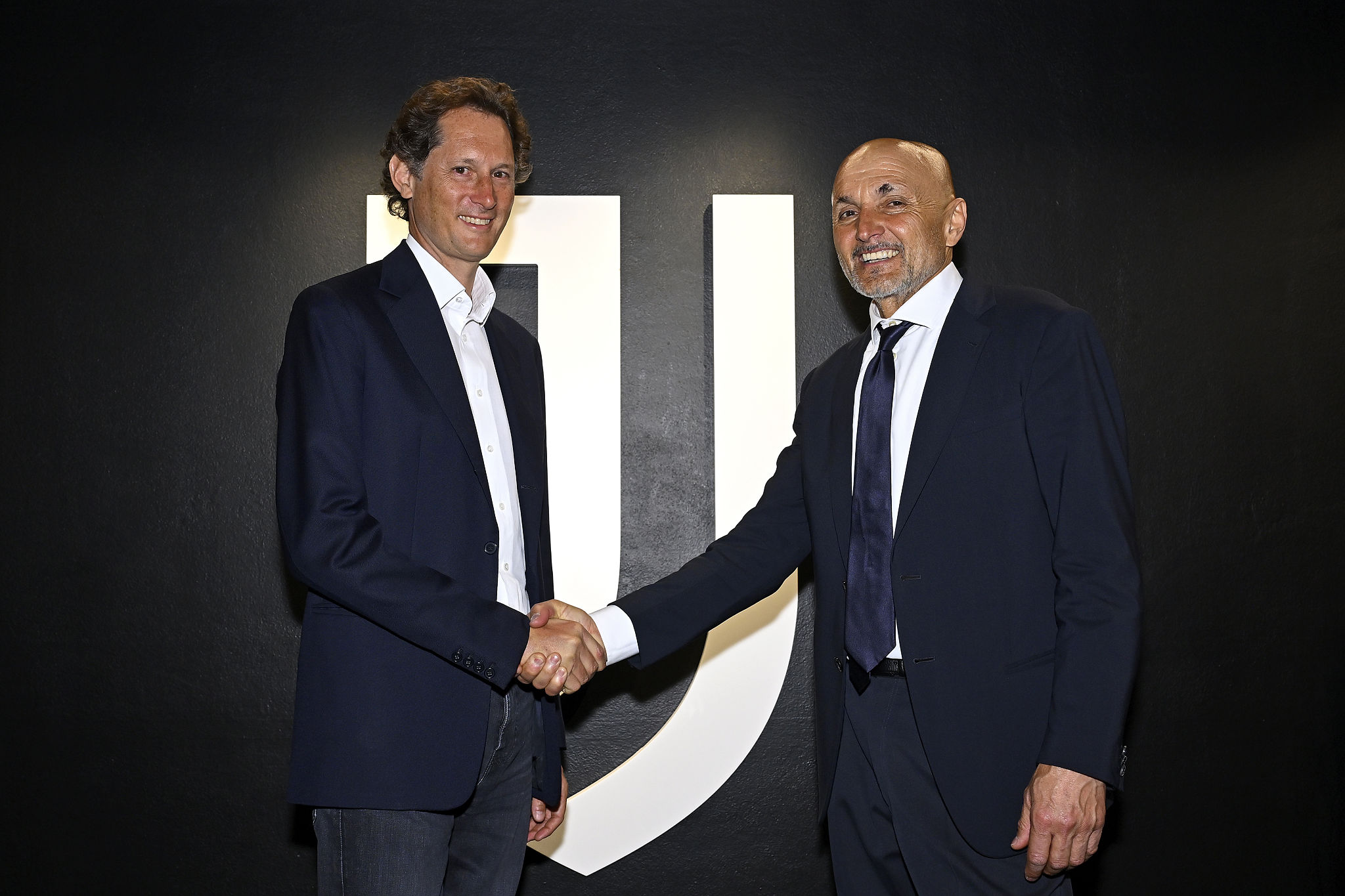 Spalletti detta la linea sul mercato: l'asse con Elkann decide il futuro della Juventus