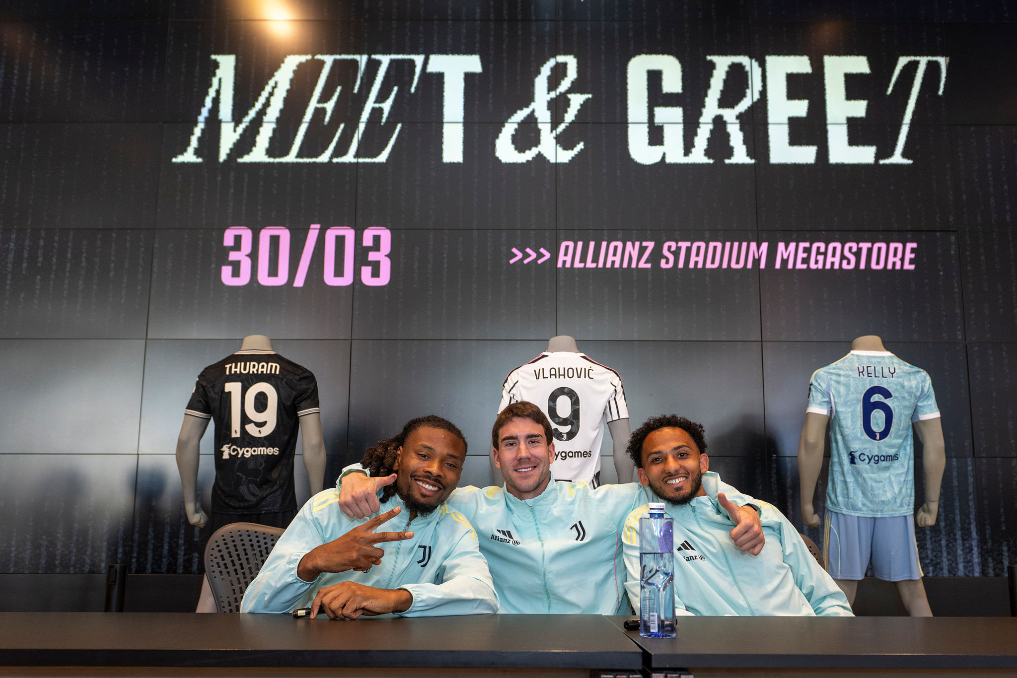 Vlahovic, la Juventus detta le condizioni: rinnovo con bonus per restare