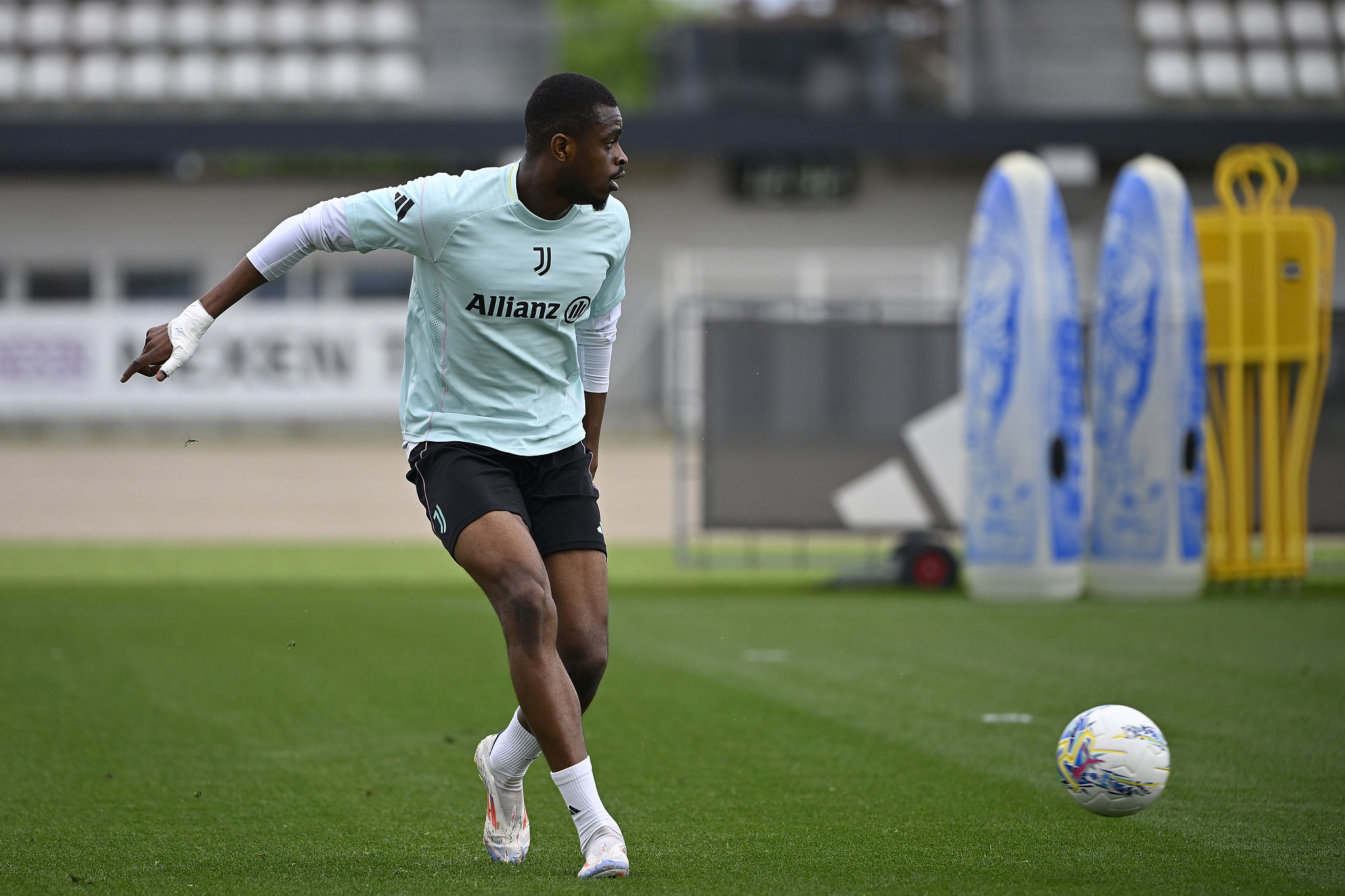 Il Manchester United su Kalulu, la Juventus prepara il rinnovo fino al 2030