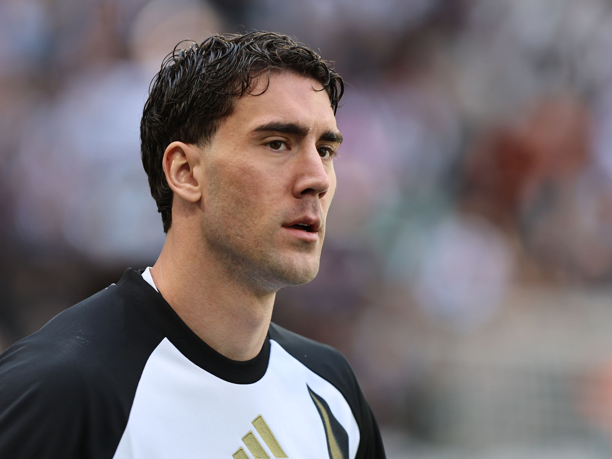 Vlahovic in bilico, la Juventus attende: giornate frenetiche
