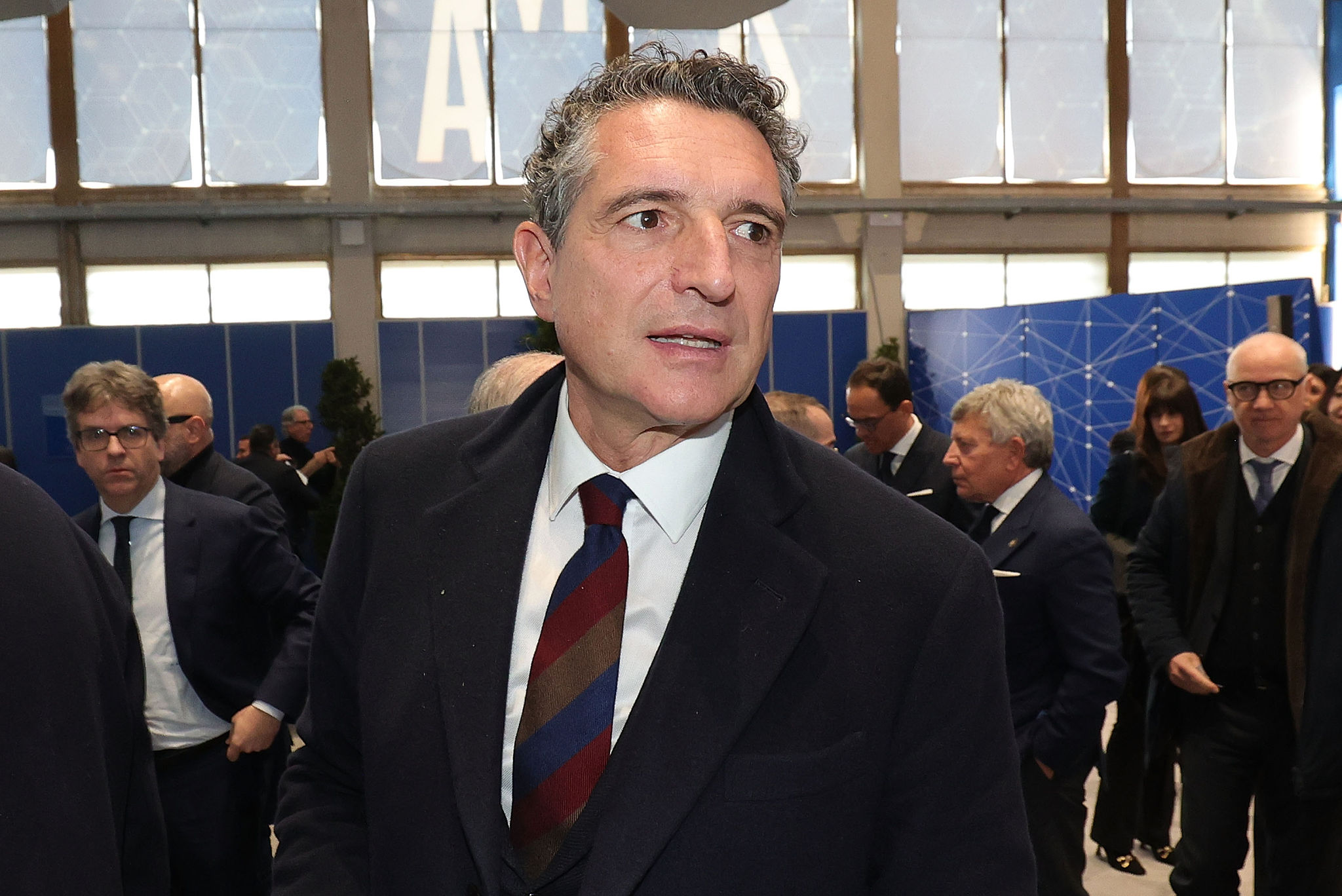 Caos per il derby di Roma, la Juventus rischia di giocare lunedì alle 18