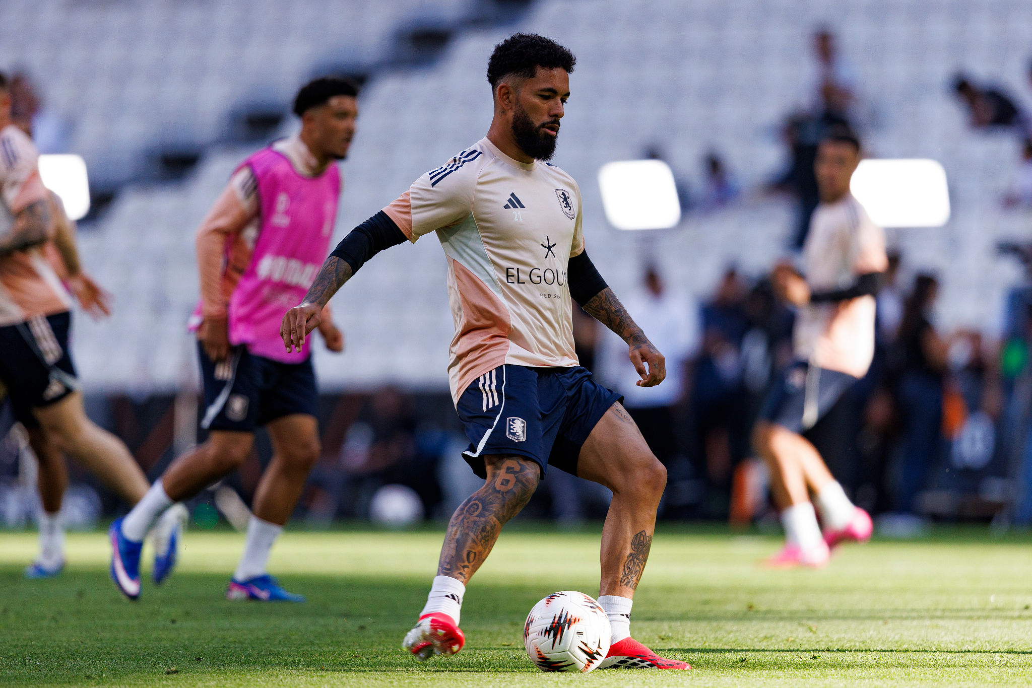 Douglas Luiz vince l’Europa League, ma il suo futuro alla Juventus è un bivio tra cassa e campo