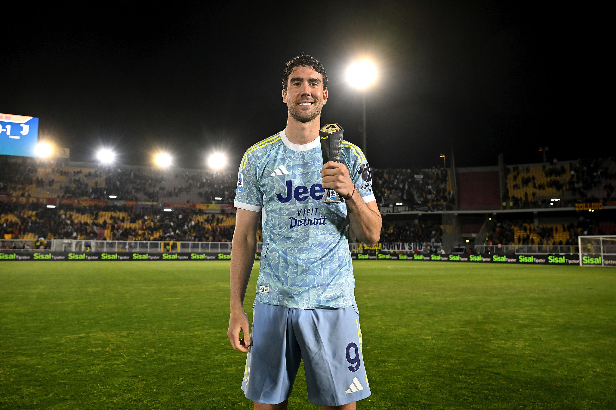 Contratto Vlahovic, si complica il rinnovo: la Juventus rischia la beffa a parametro zero