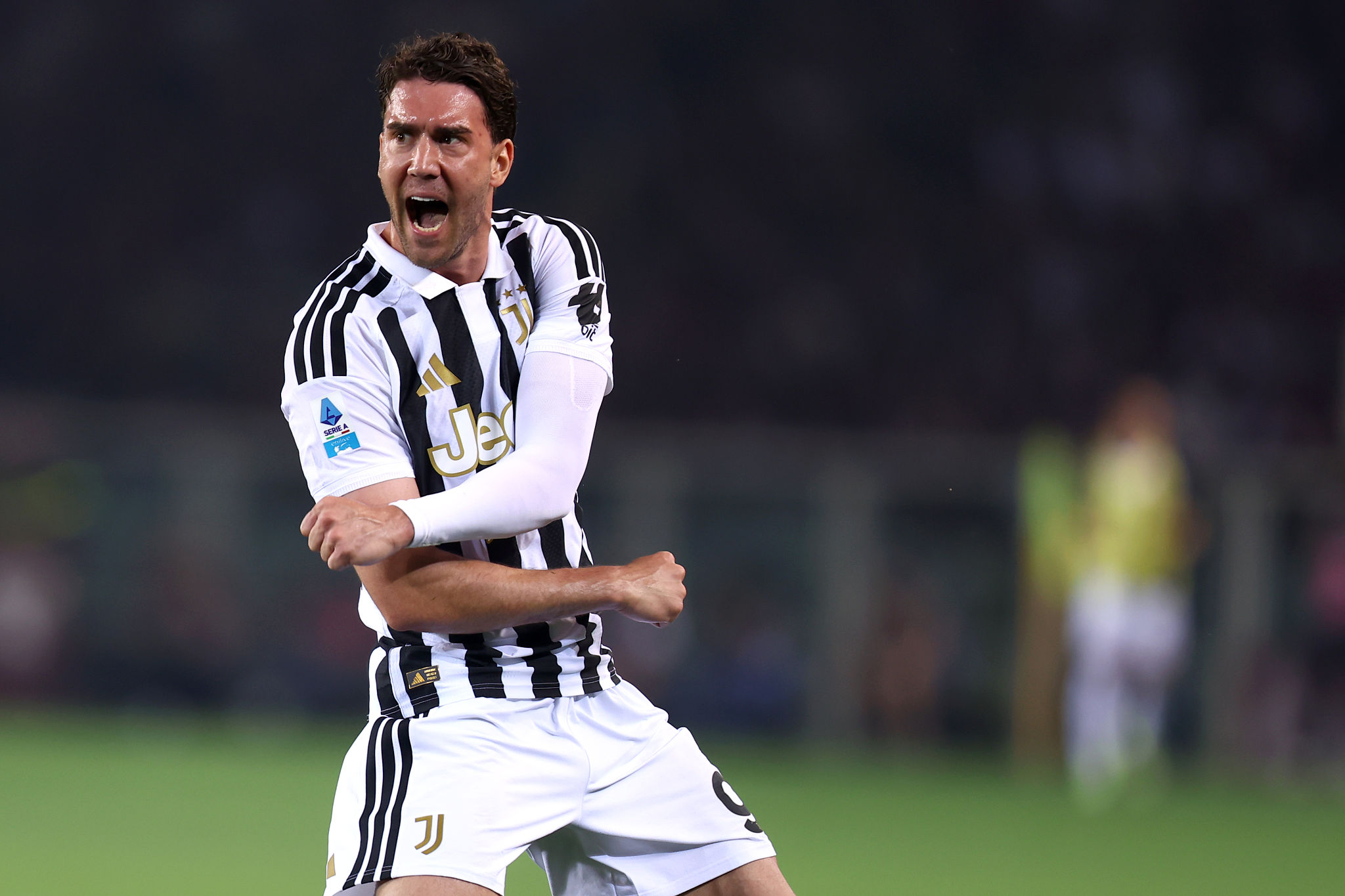 Rinnovo Vlahovic, la Juventus non cambia offerta: la distanza con il serbo