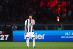 Perdiamo a tavolino, state dentro: il dialogo tra Locatelli e la curva prima del derby