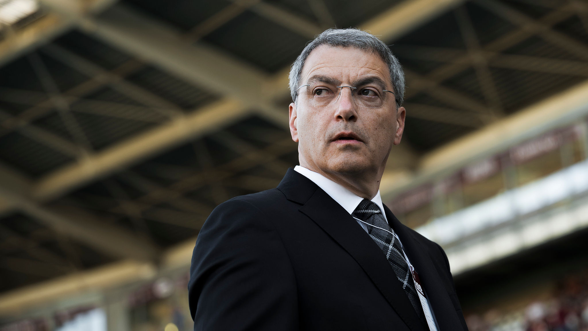 Juve, Comolli annuncia un sacrificio sul mercato: “Un giocatore in più per i conti”