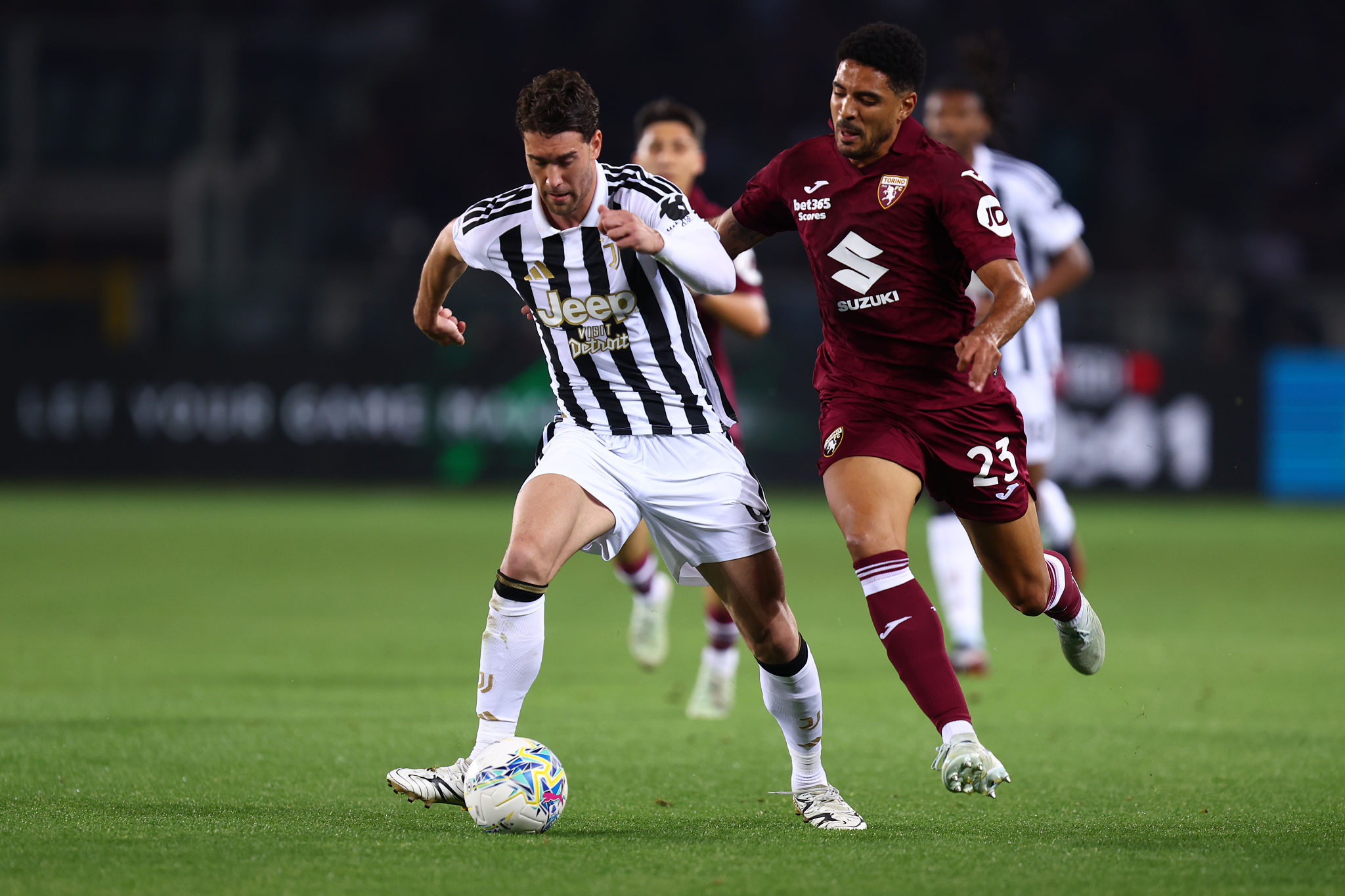 Vlahovic unico marcatore nel mese di maggio: la Juventus paga il crollo offensivo