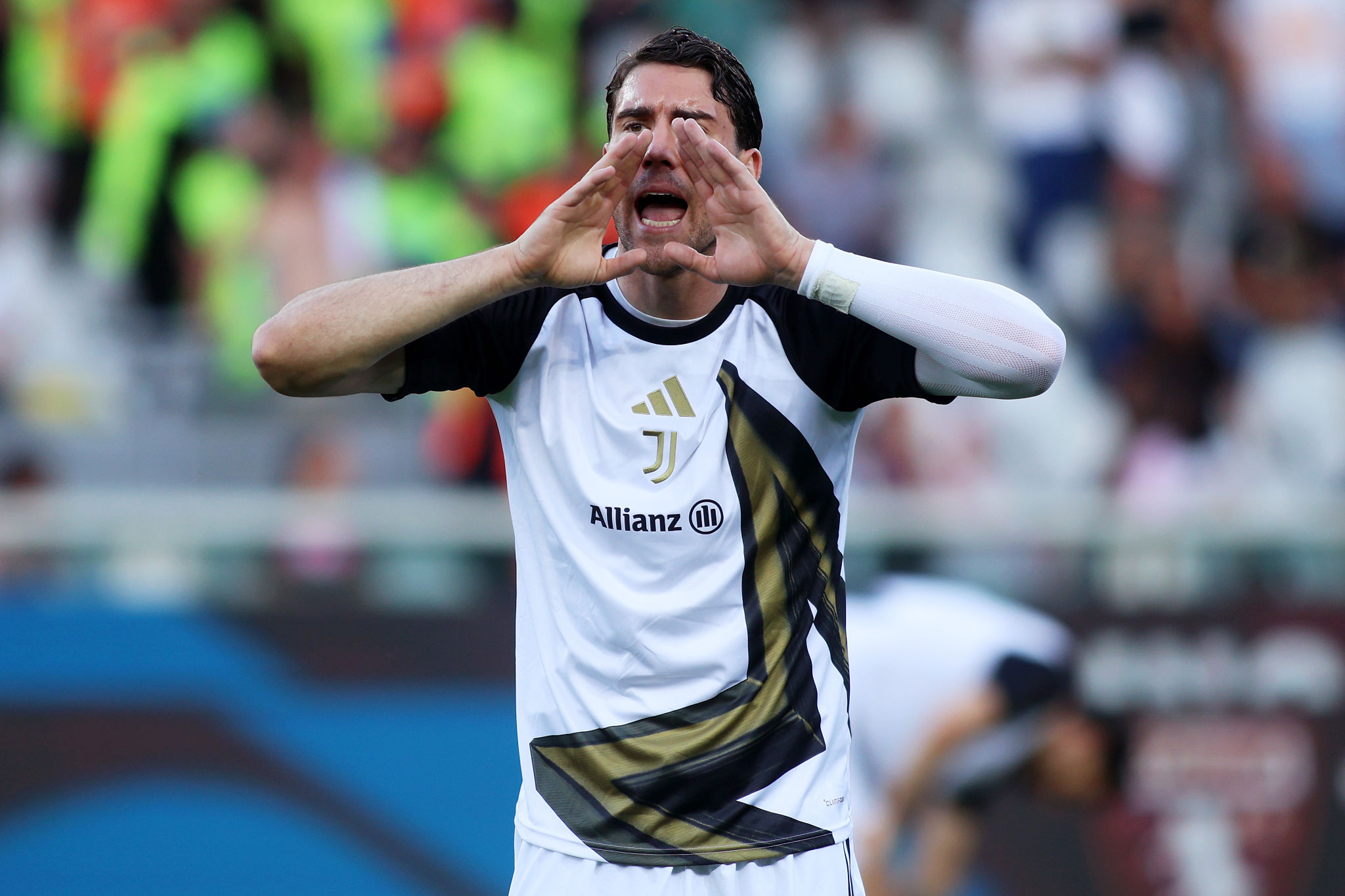 Vlahovic, ultimatum della Juventus: 31 giorni per il rinnovo o sarà addio