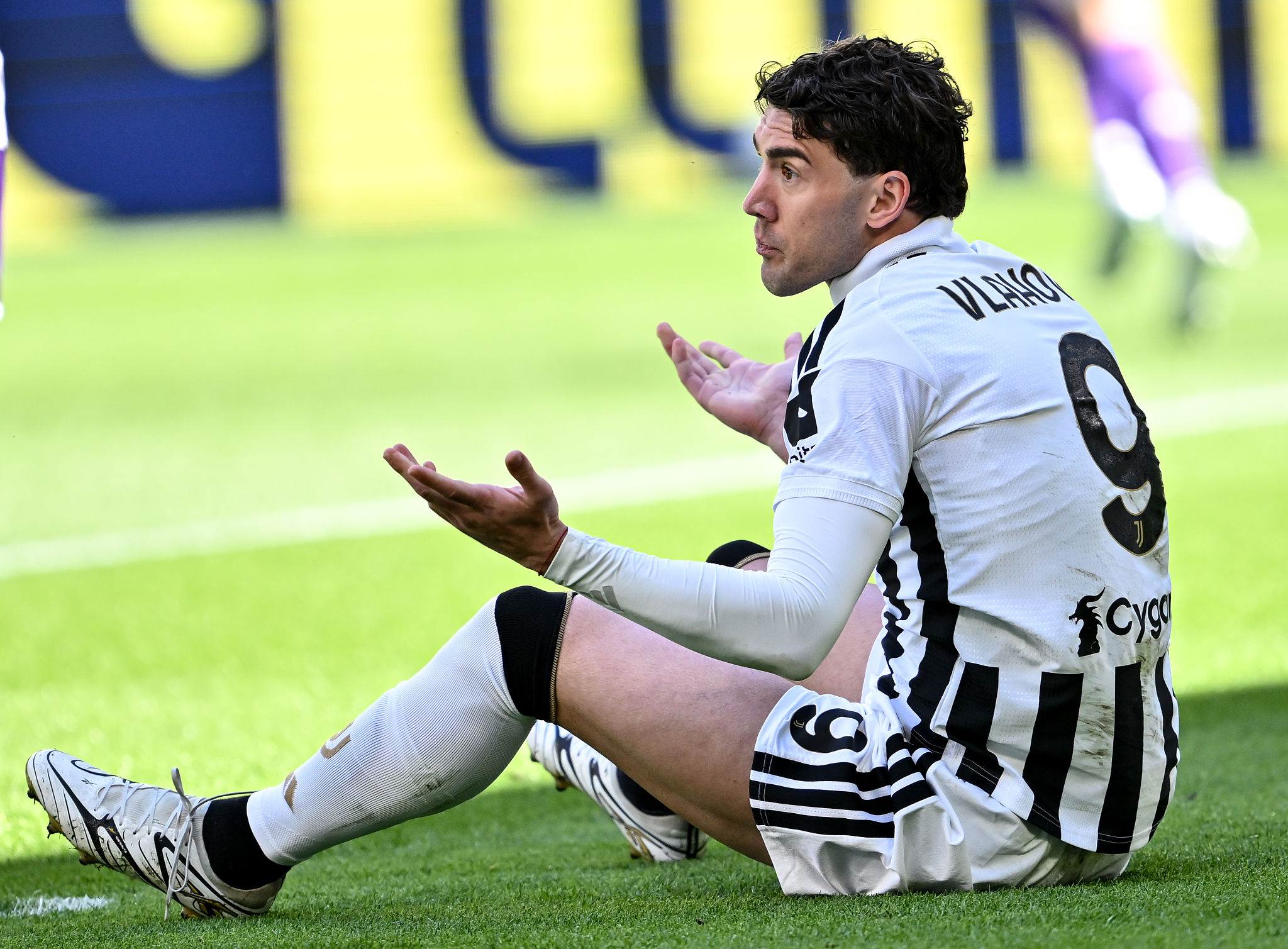 Vlahovic, il Milan non molla: il futuro alla Juventus legato alla Champions