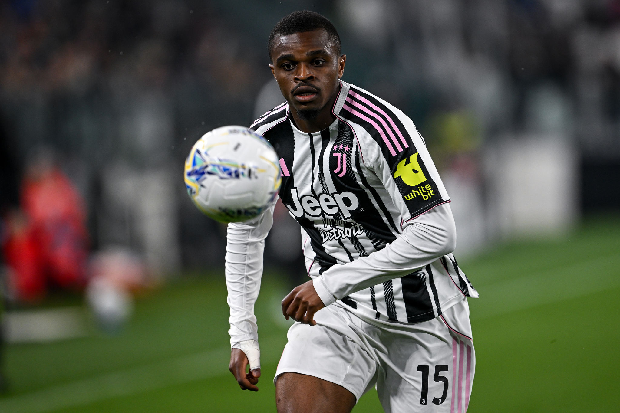 Rinnovo per Kalulu, la Juventus alza il muro contro la Premier League