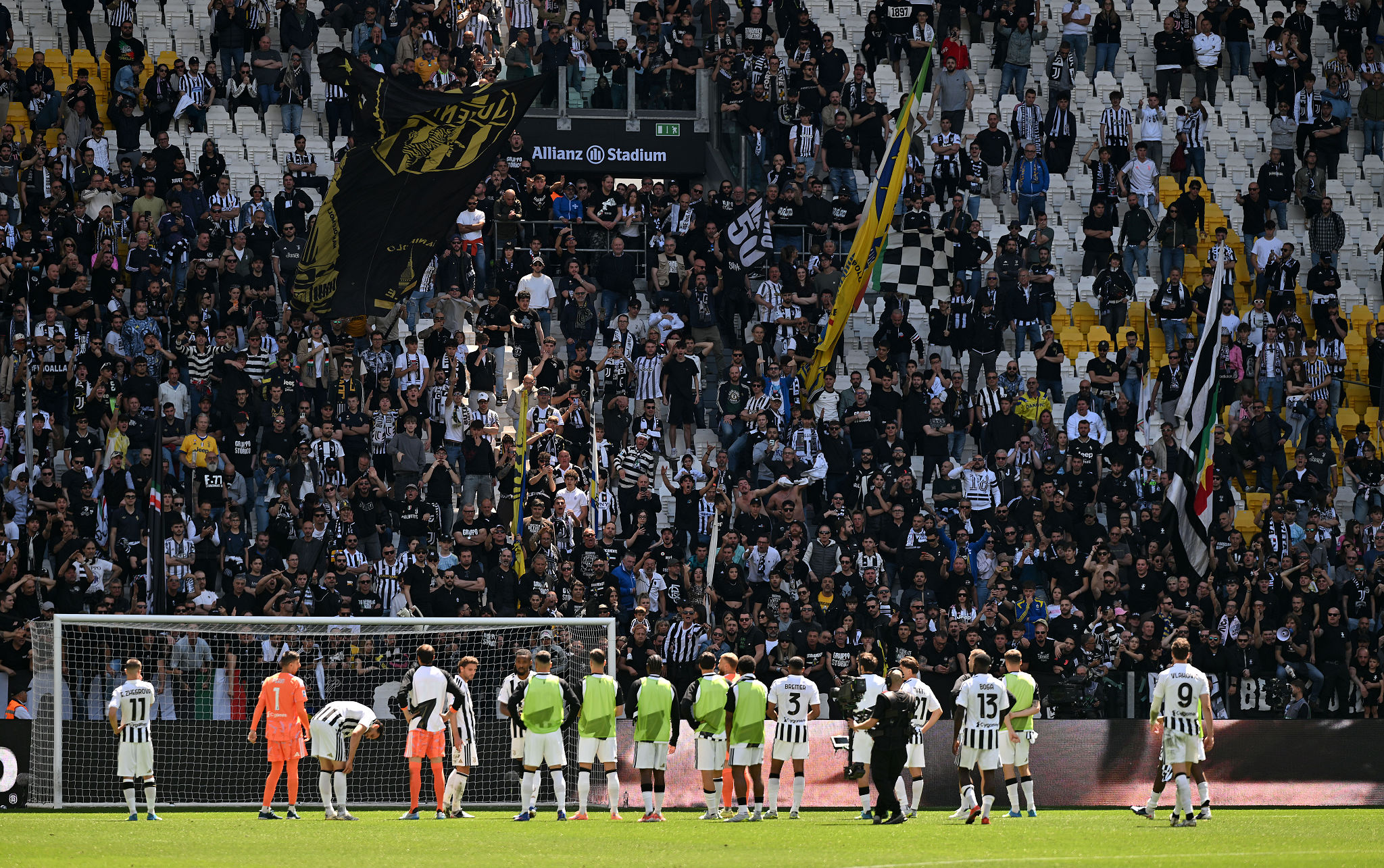 Torino-Juve, tifoso bianconero in fil di vita: colloquio tra curva e giocatori per non giocare