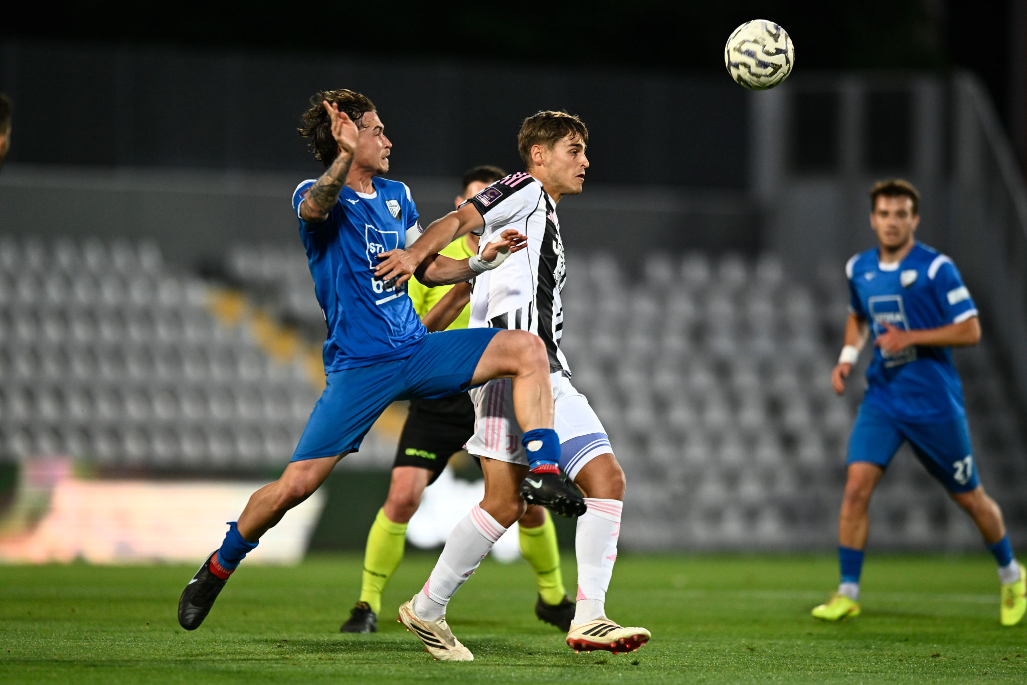 Esordio con l’Italia per Faticanti, la Juventus celebra il suo centrocampista della Next Gen (FOTO)