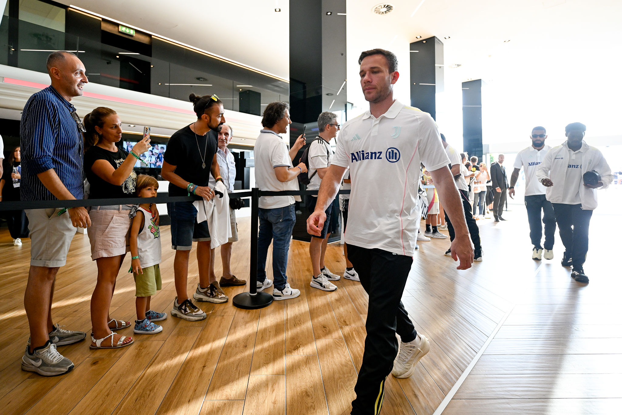 Arthur rientra alla Juventus: il club fissa la linea