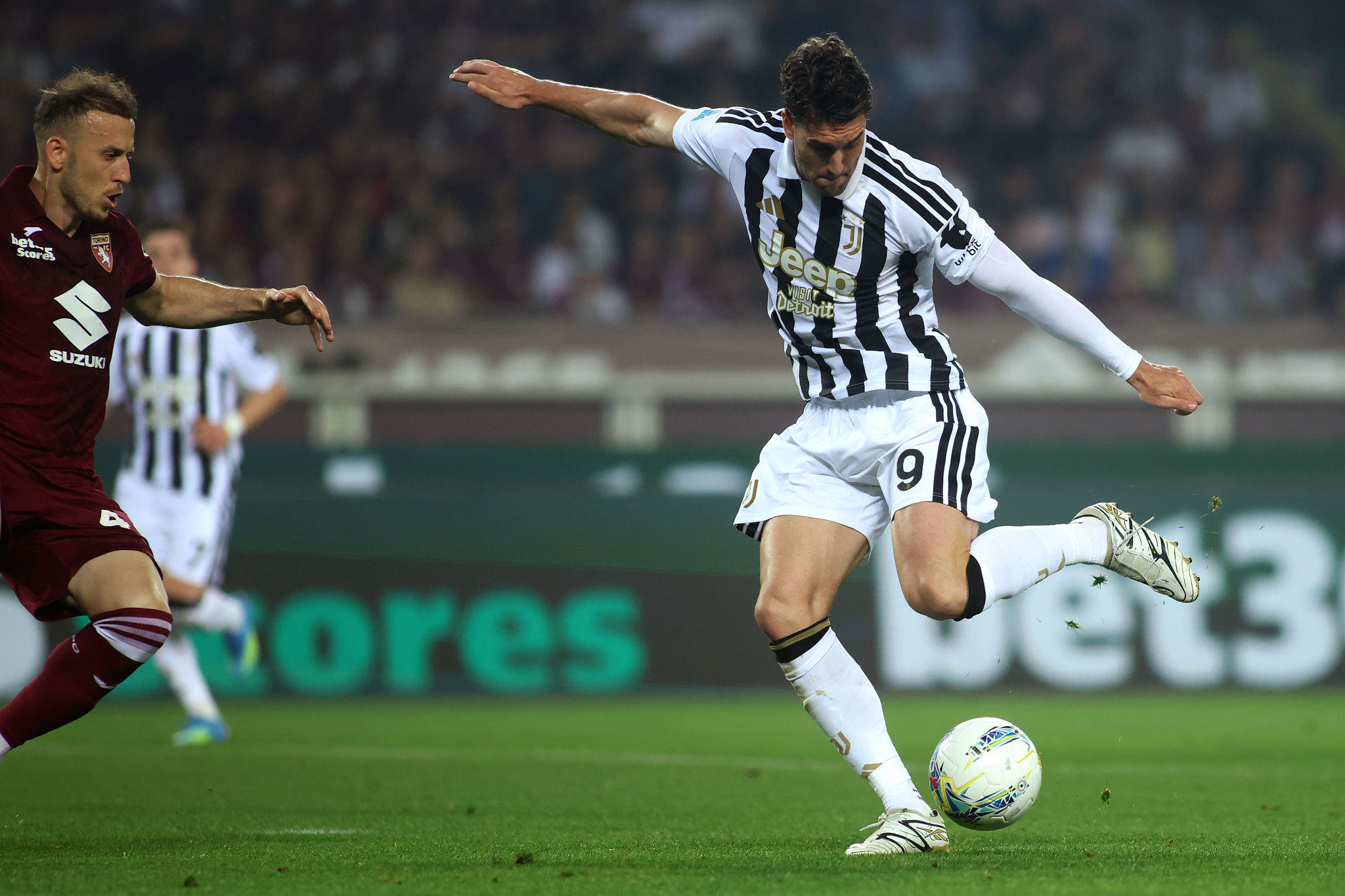 Juventus, il Barcellona guarda Vlahovic: il futuro del serbo resta uno dei temi del mercato bianconero