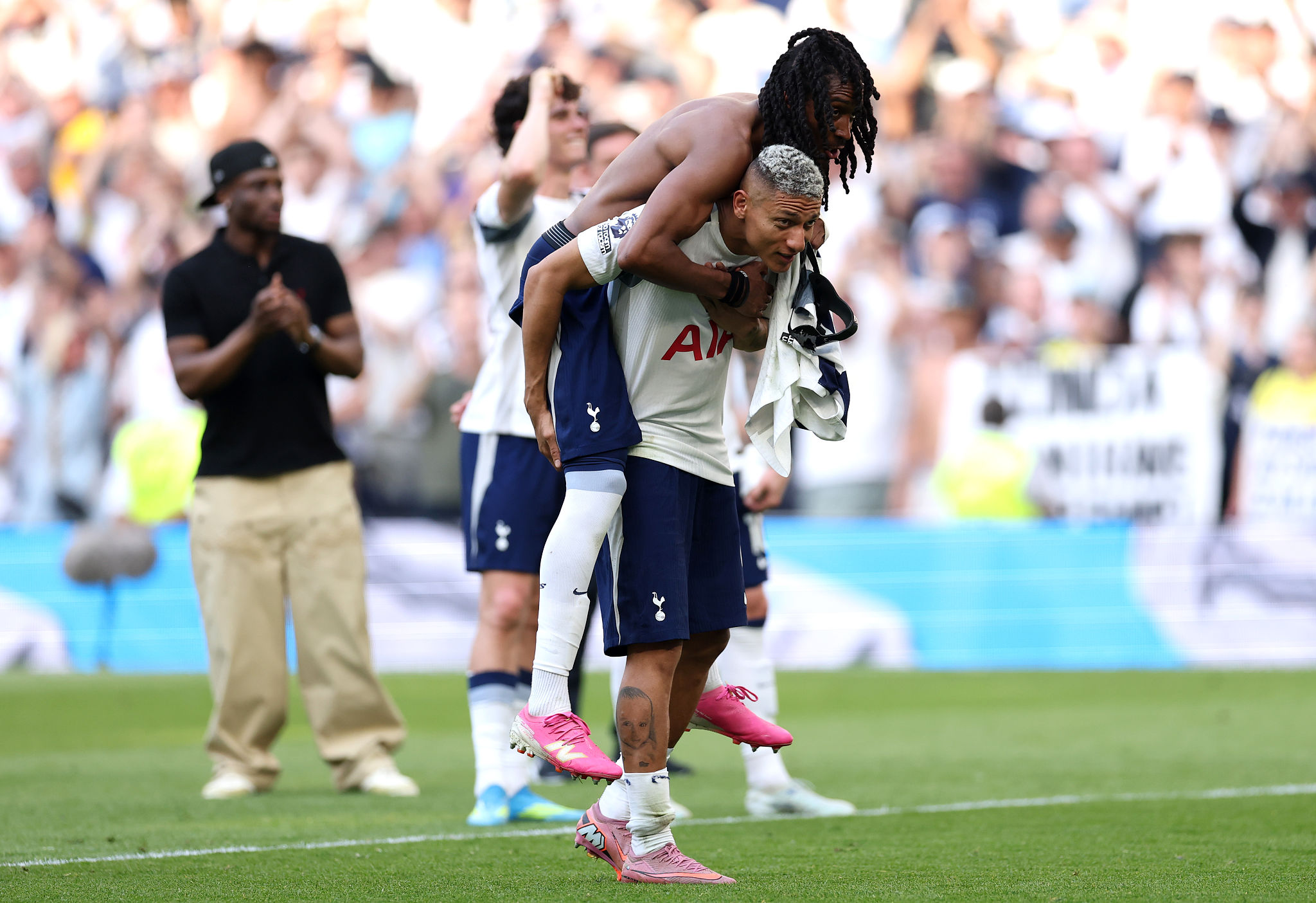 Non solo Kolo Muani, per l’attacco della Juventus spunta l’idea Richarlison