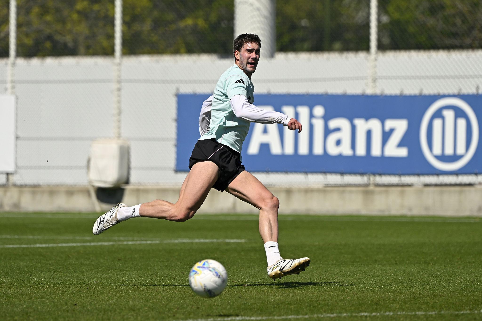 Barcellona, prende quota l'ipotesi Darwin Nunez: cambia anche lo scenario per Vlahovic