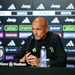 Spalletti frena sullo scudetto e sul futuro di Vlahovic: 'Citofonare alla Juve'
