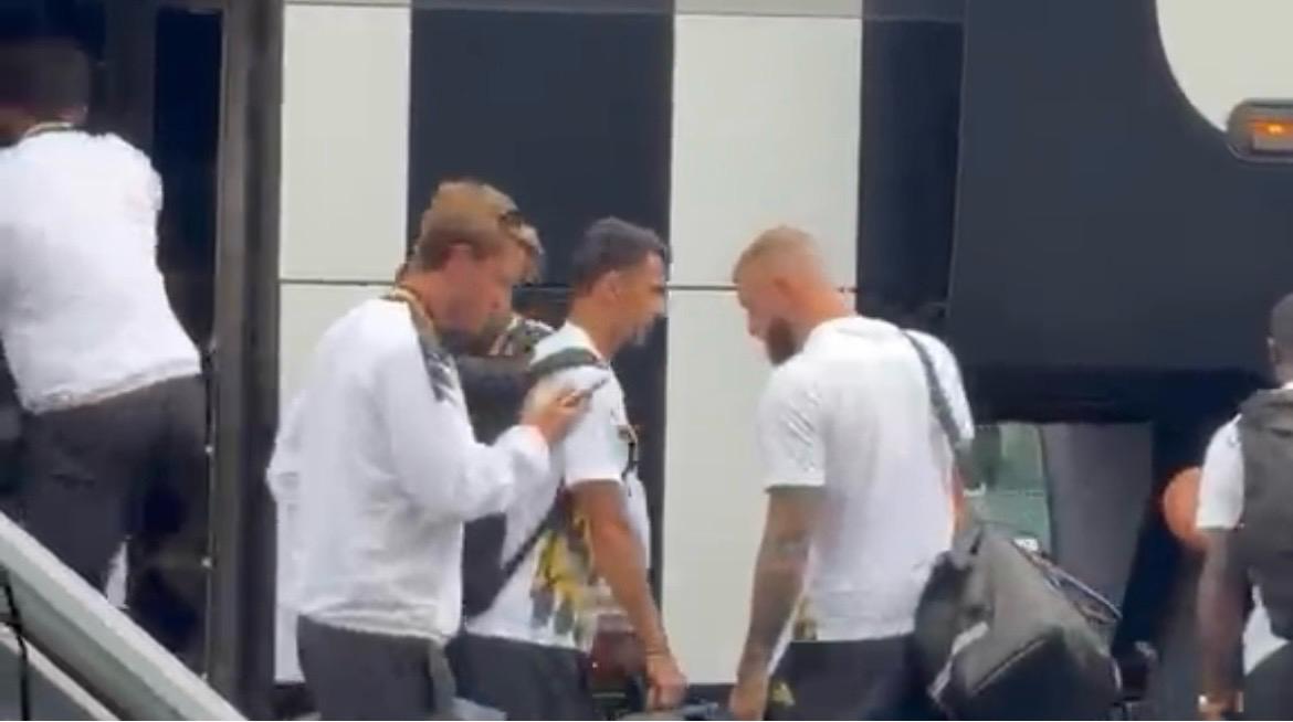 Juve, la squadra è tornata a Torino: le immagini dell’arrivo a Caselle