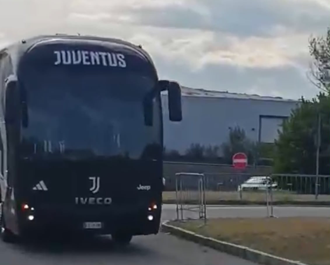 Juventus, la squadra è arrivata allo Stadium: il video dell'arrivo