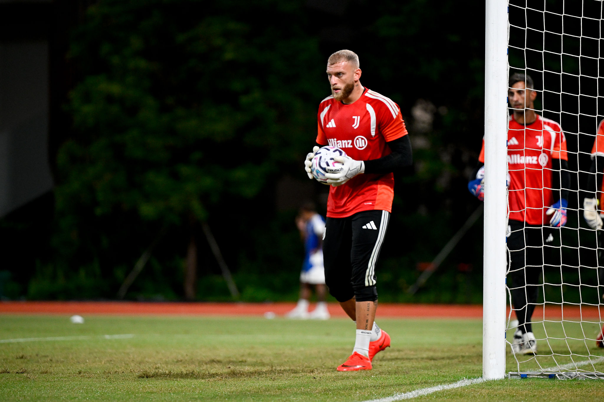 Di Gregorio in uscita dalla Juventus: due club europei sondano il portiere