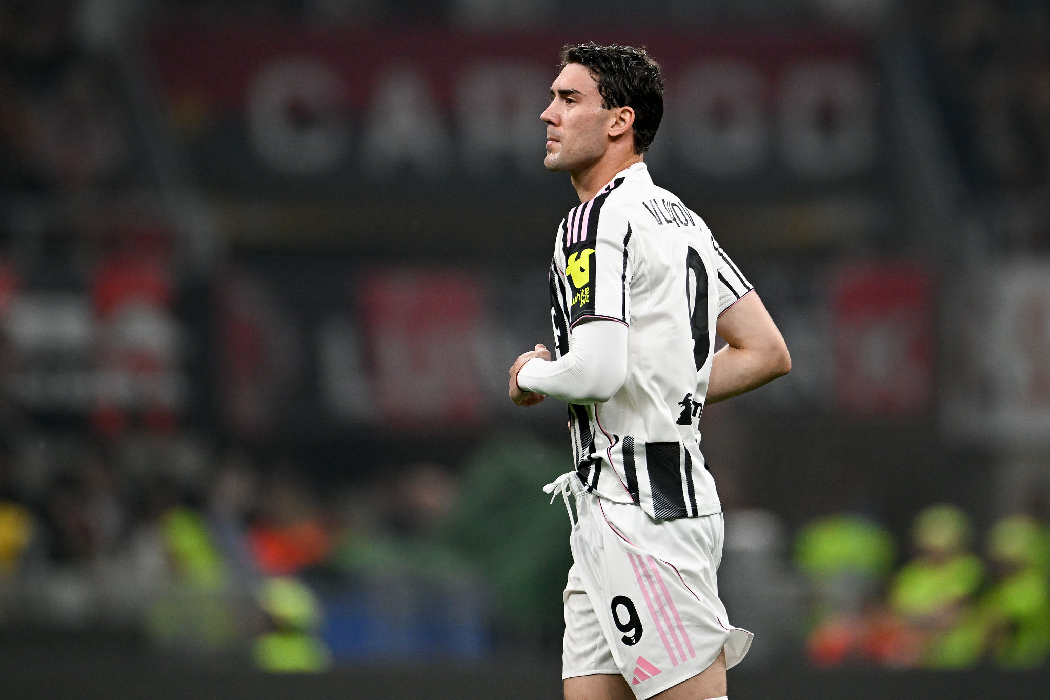 Vlahovic-Juve: la speranza del serbo contro le strategie di mercato