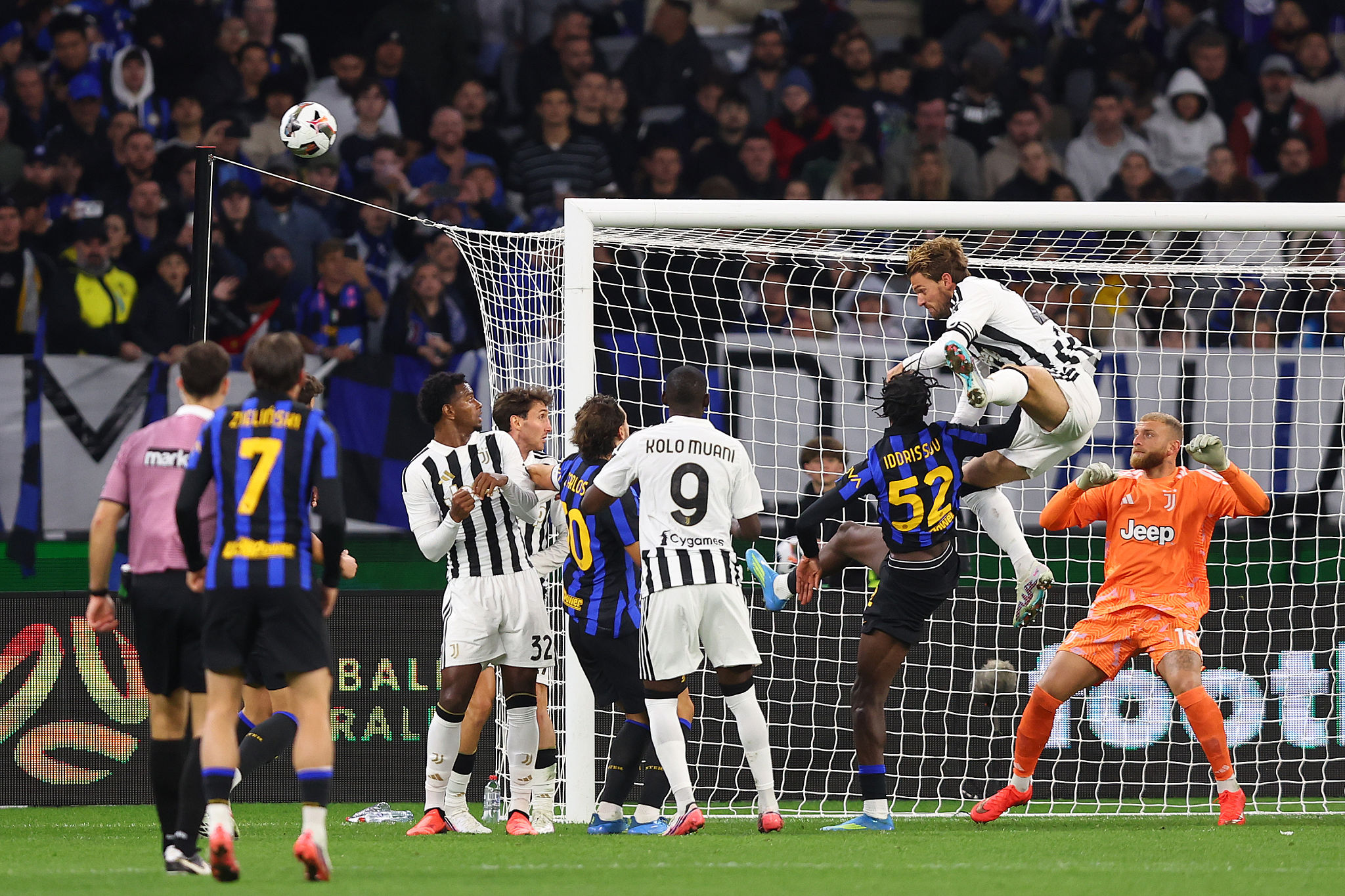 Monza in vantaggio per Rugani, due club di Serie A sul difensore della Juventus