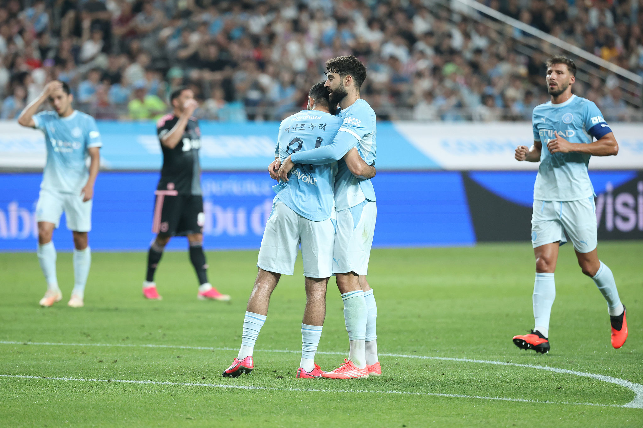 Juventus, Aït-Nouri torna nel mirino: contatti con il Manchester City