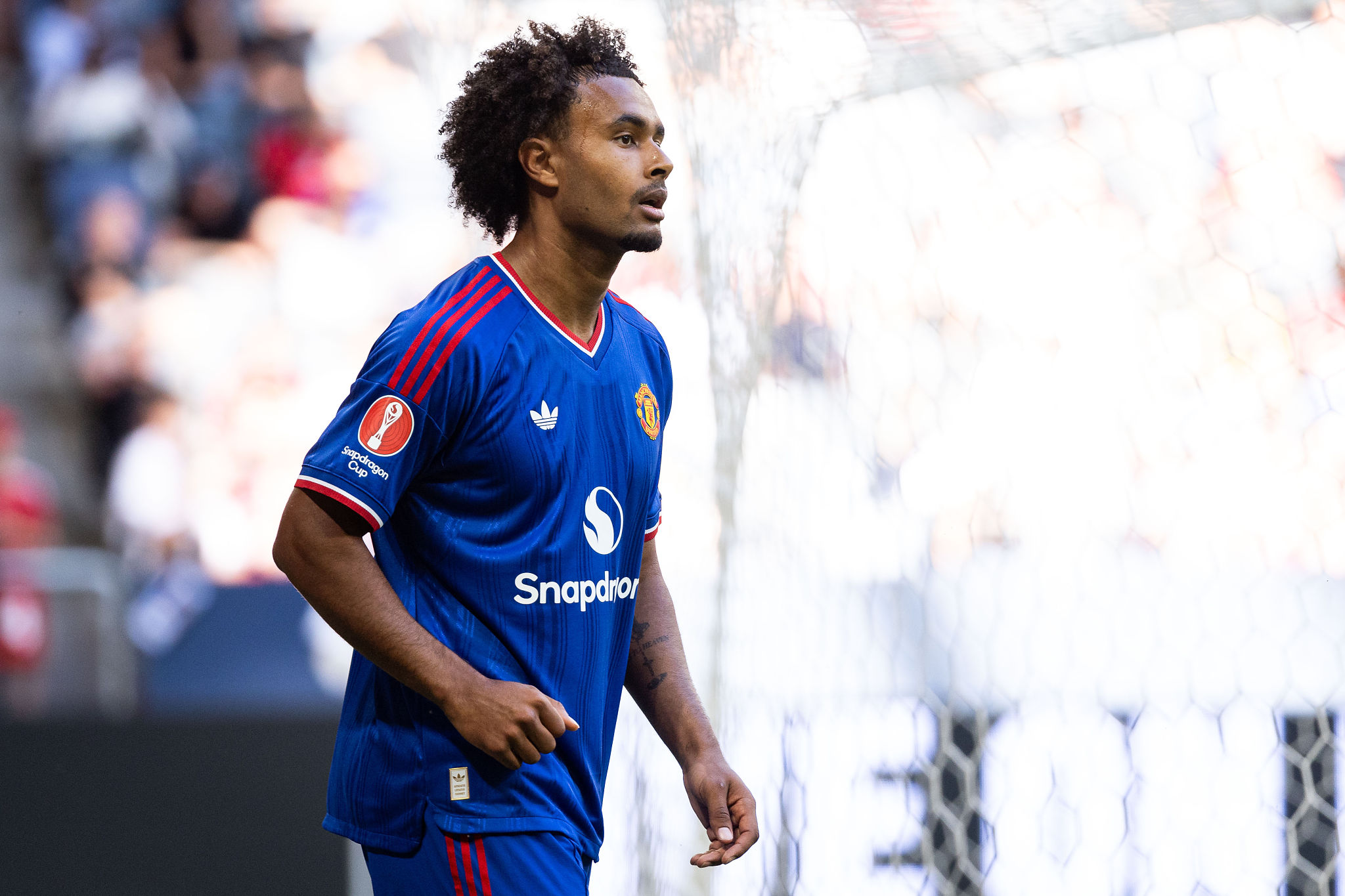 Zirkzee resta il primo obiettivo, ma la Juventus studia tre alternative dal Chelsea per l'attacco