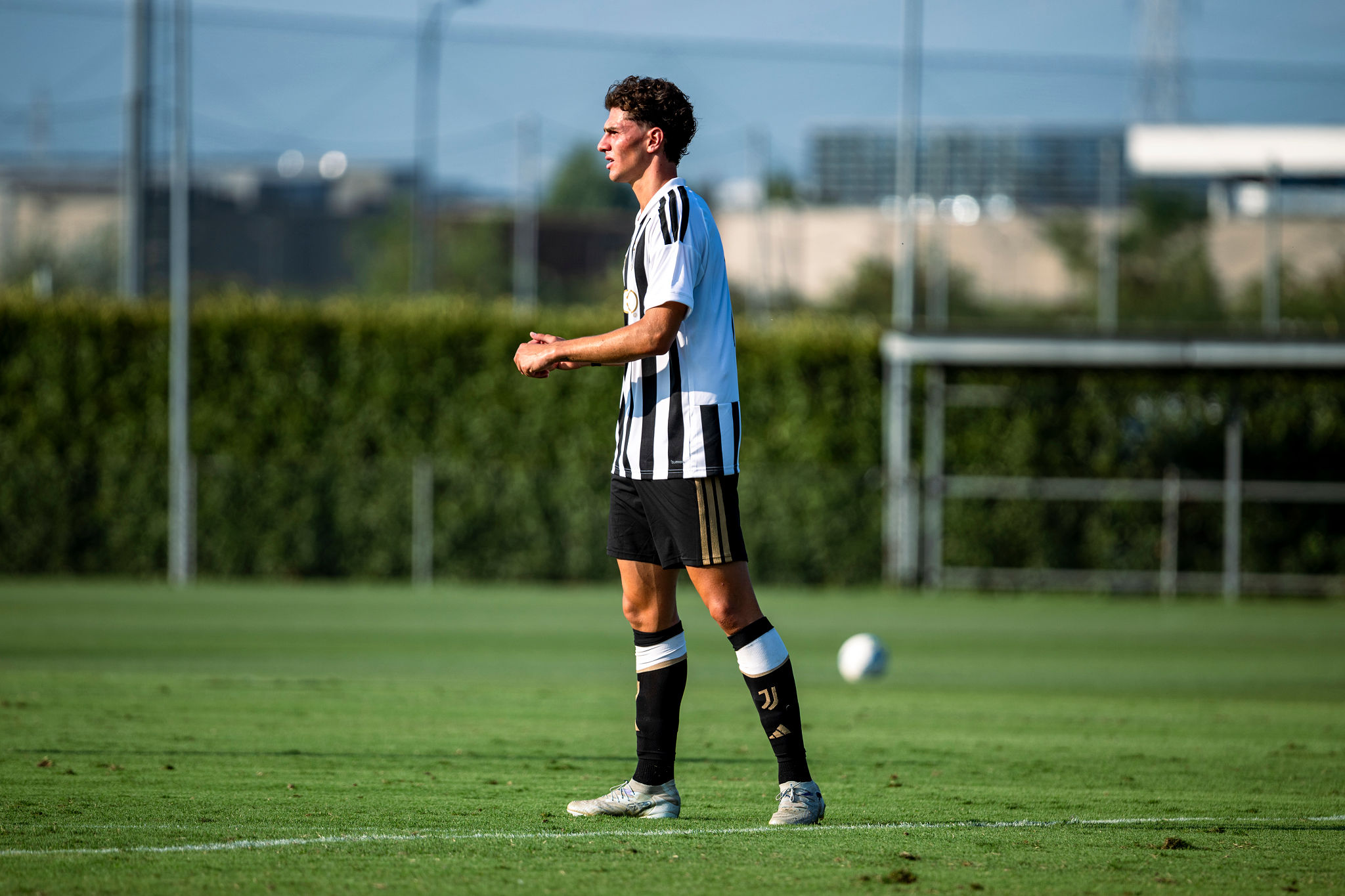 Juventus, Anghelè può partire in prestito: l'Empoli si fa avanti