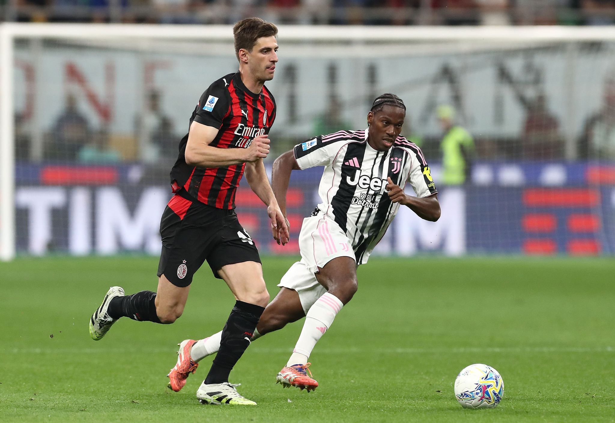 Milan, Gabbia in dubbio per la Juventus: problema alla caviglia