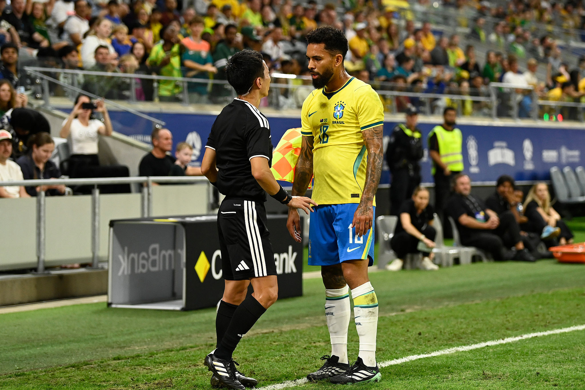 ✗ Douglas Luiz, prestazione solida col Brasile: la sua crescita nella Juve