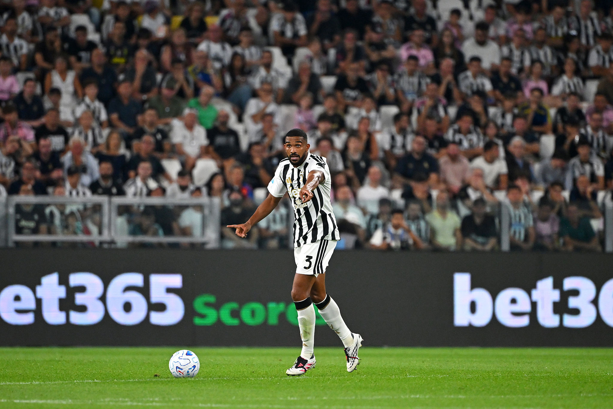 Vittoria solida per la Juve, 2-0 all’Atalanta con Bremer e Conceicao