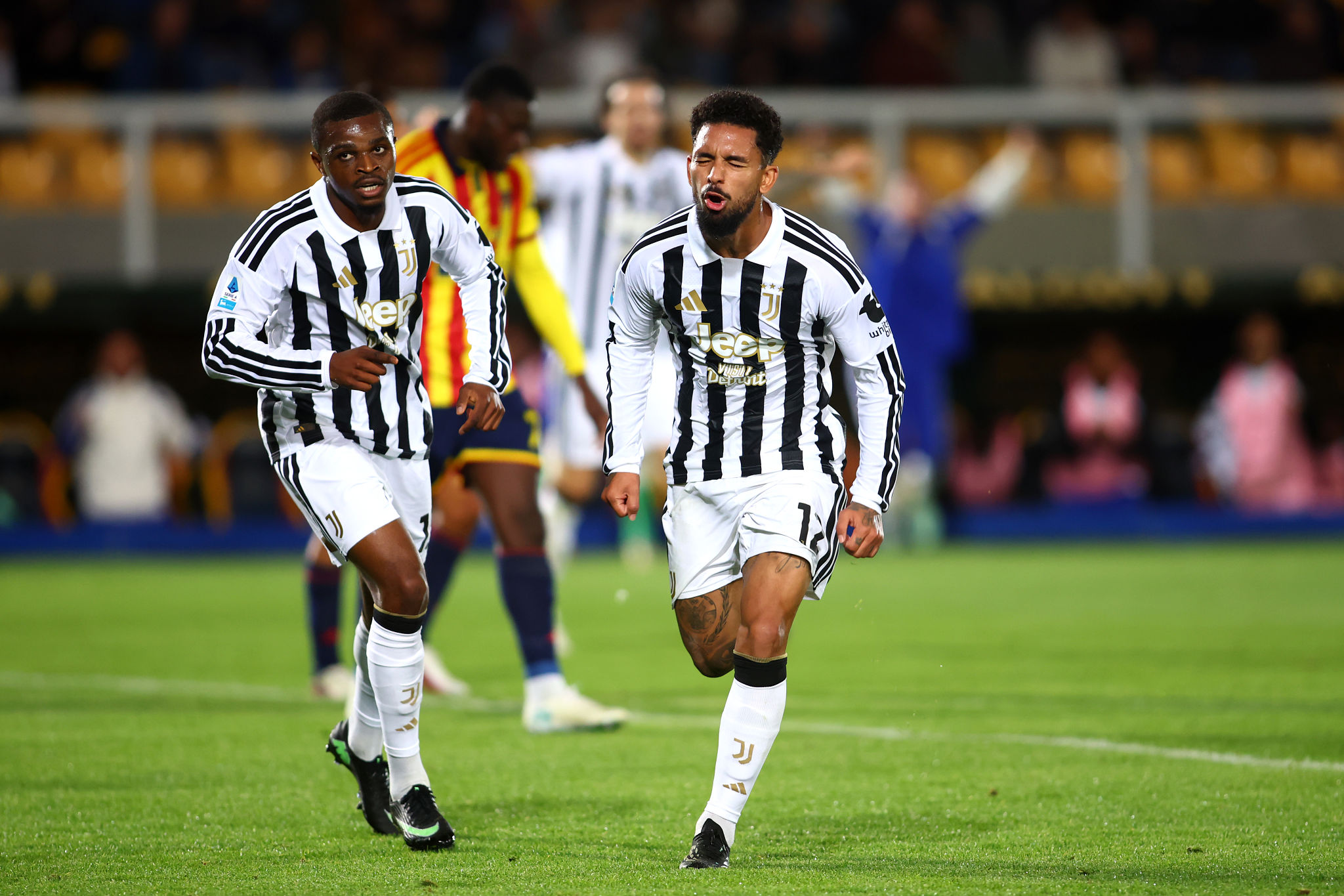 Lecce-Juve, Douglas Luiz illumina: assist per McKennie e gol per una vittoria pratica