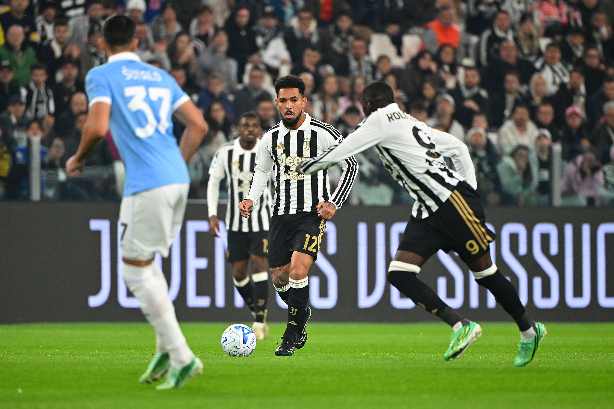 Juventus-Lazio, la moviola: gol annullato a Kolo Muani, Massa promosso ma manca un giallo a Isaksen