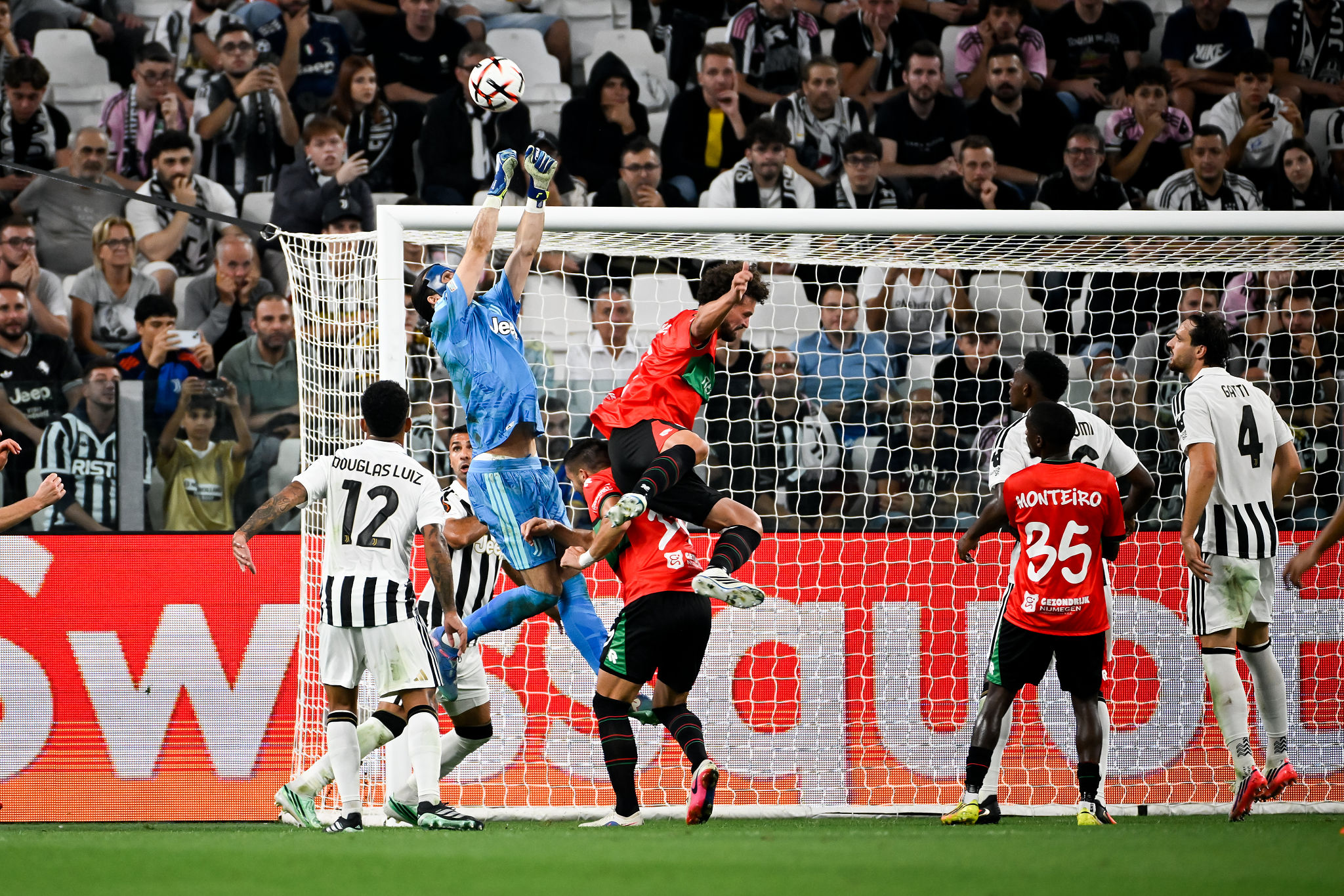 Juve, Grabara già al lavoro dopo l’intervento: la data del possibile rientro